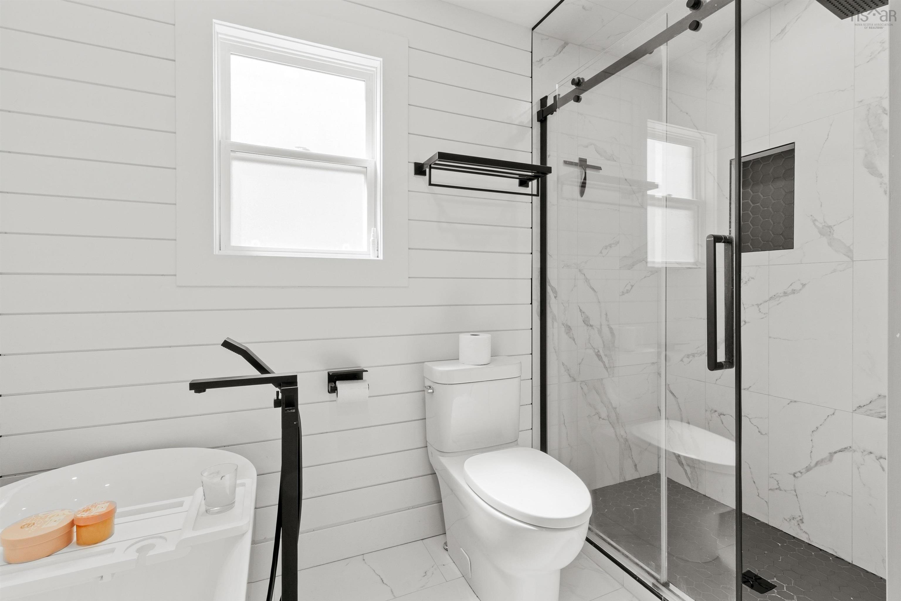 104 Roy, Bedford, NS, 3 Bedrooms Bedrooms, ,2 BathroomsBathrooms,Residential,For Sale,Roy,202516519
