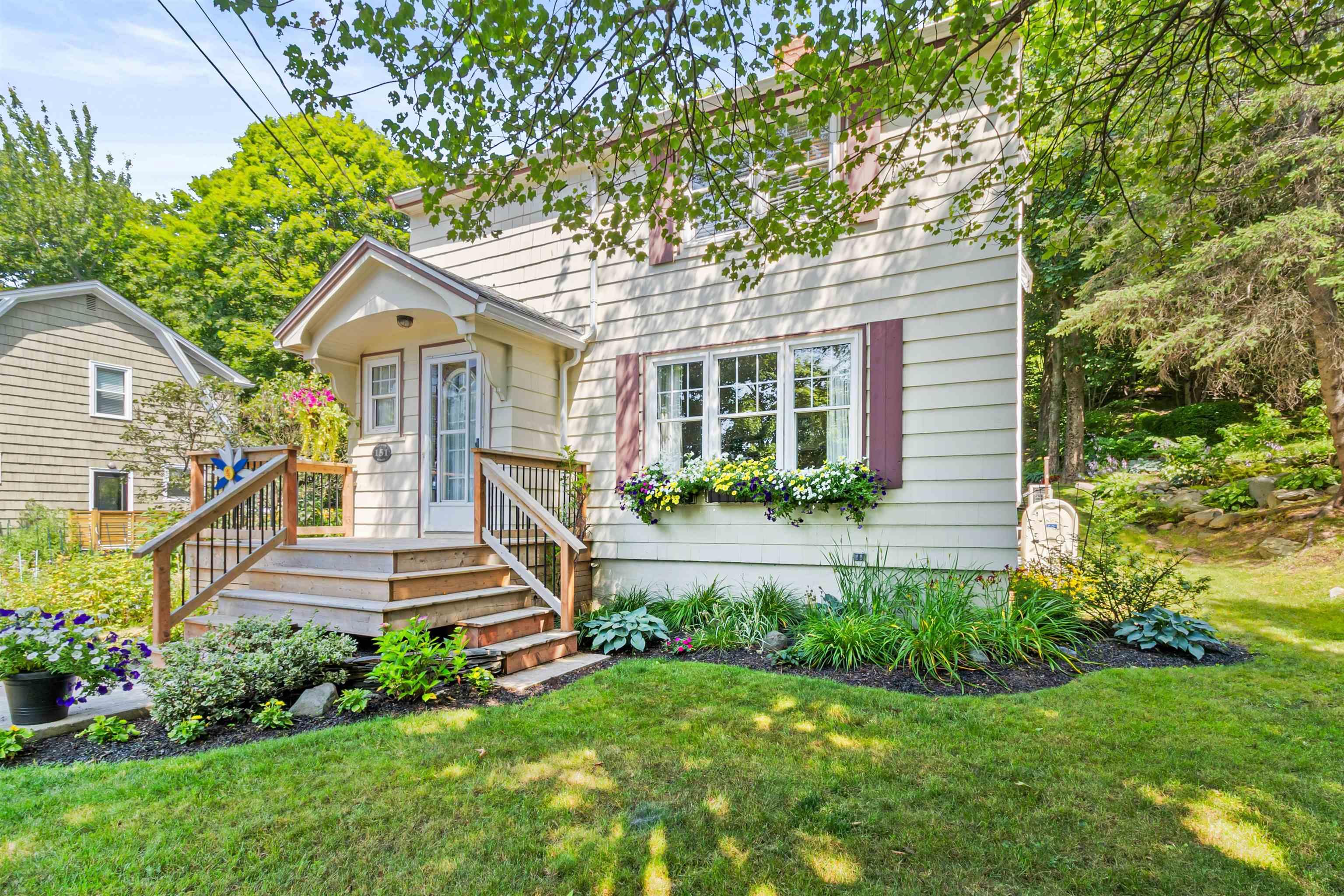 151 Pleasant, Dartmouth, NS, 3 Bedrooms Bedrooms, ,2 BathroomsBathrooms,Residential,For Sale,Pleasant,202519891