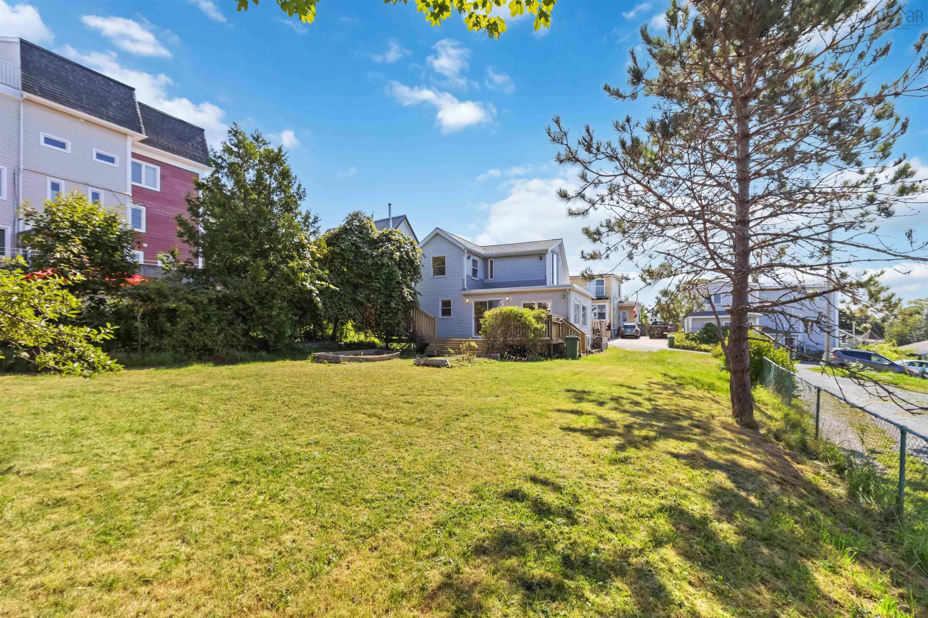 View of yard featuring a residential view