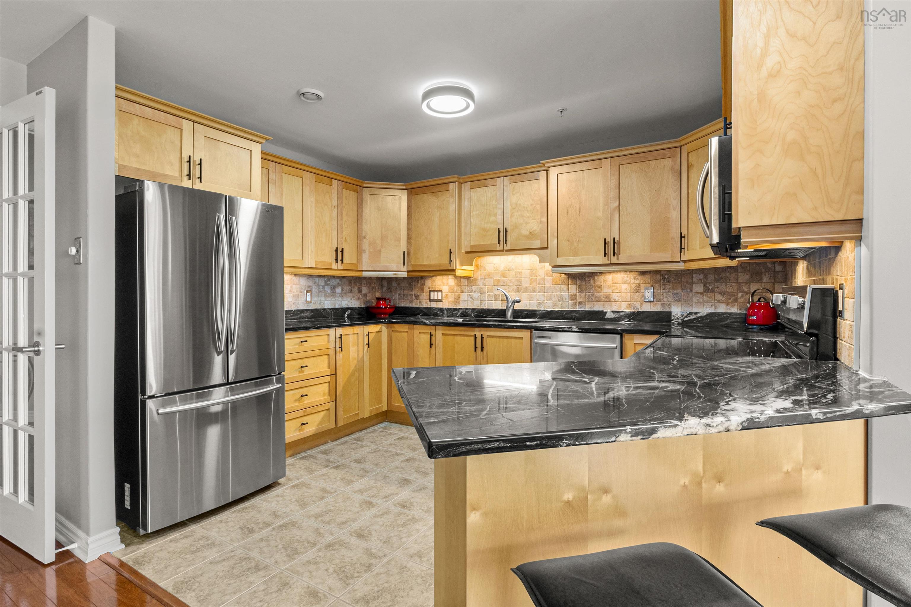 77 Russell Lake, Dartmouth, NS, 2 Bedrooms Bedrooms, ,2 BathroomsBathrooms,Residential,For Sale,Russell Lake,202520433