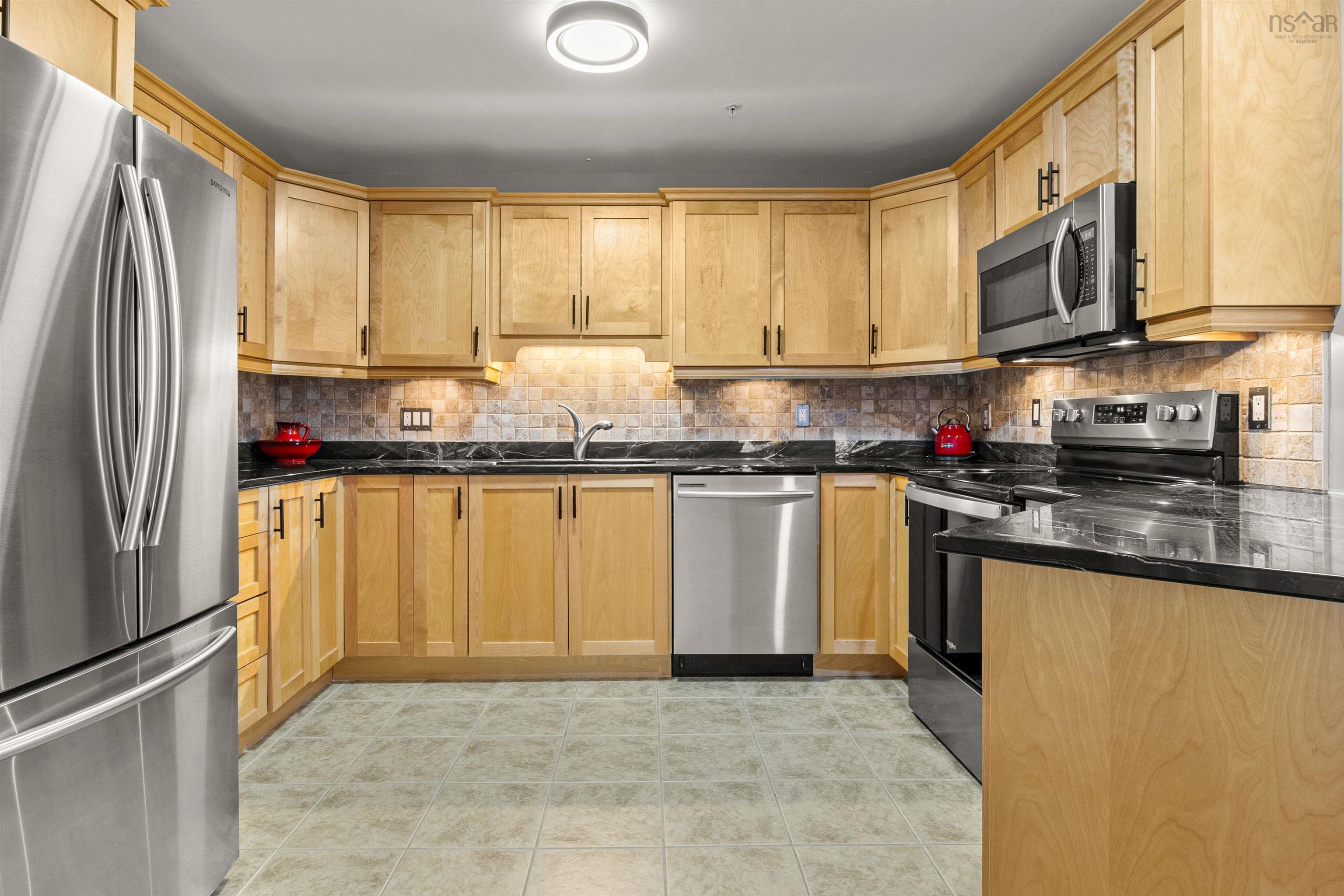 77 Russell Lake, Dartmouth, NS, 2 Bedrooms Bedrooms, ,2 BathroomsBathrooms,Residential,For Sale,Russell Lake,202520433