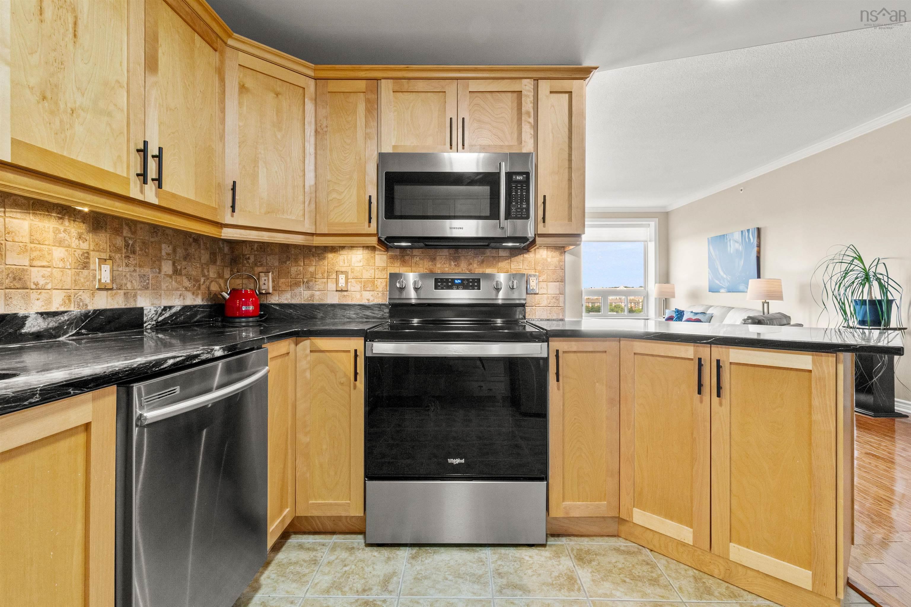 77 Russell Lake, Dartmouth, NS, 2 Bedrooms Bedrooms, ,2 BathroomsBathrooms,Residential,For Sale,Russell Lake,202520433