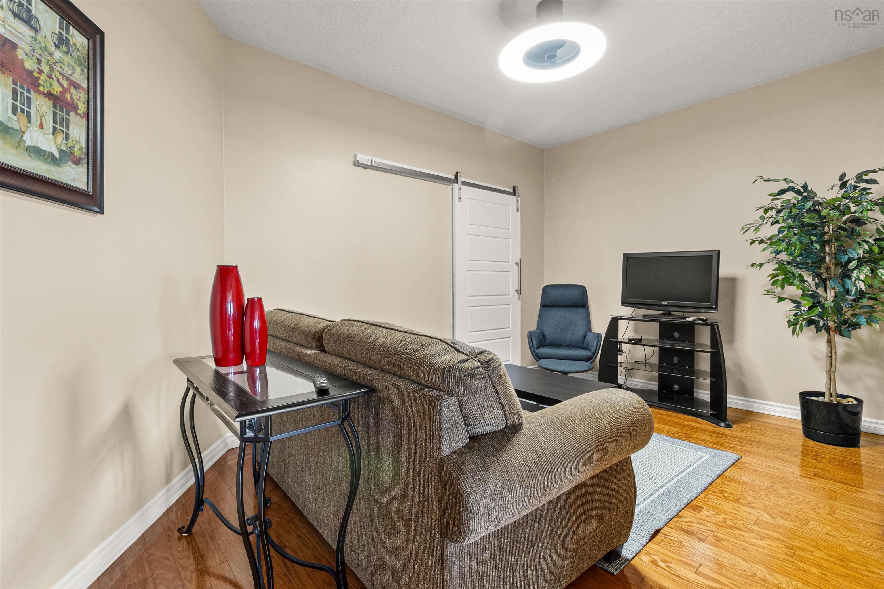 77 Russell Lake, Dartmouth, NS, 2 Bedrooms Bedrooms, ,2 BathroomsBathrooms,Residential,For Sale,Russell Lake,202520433