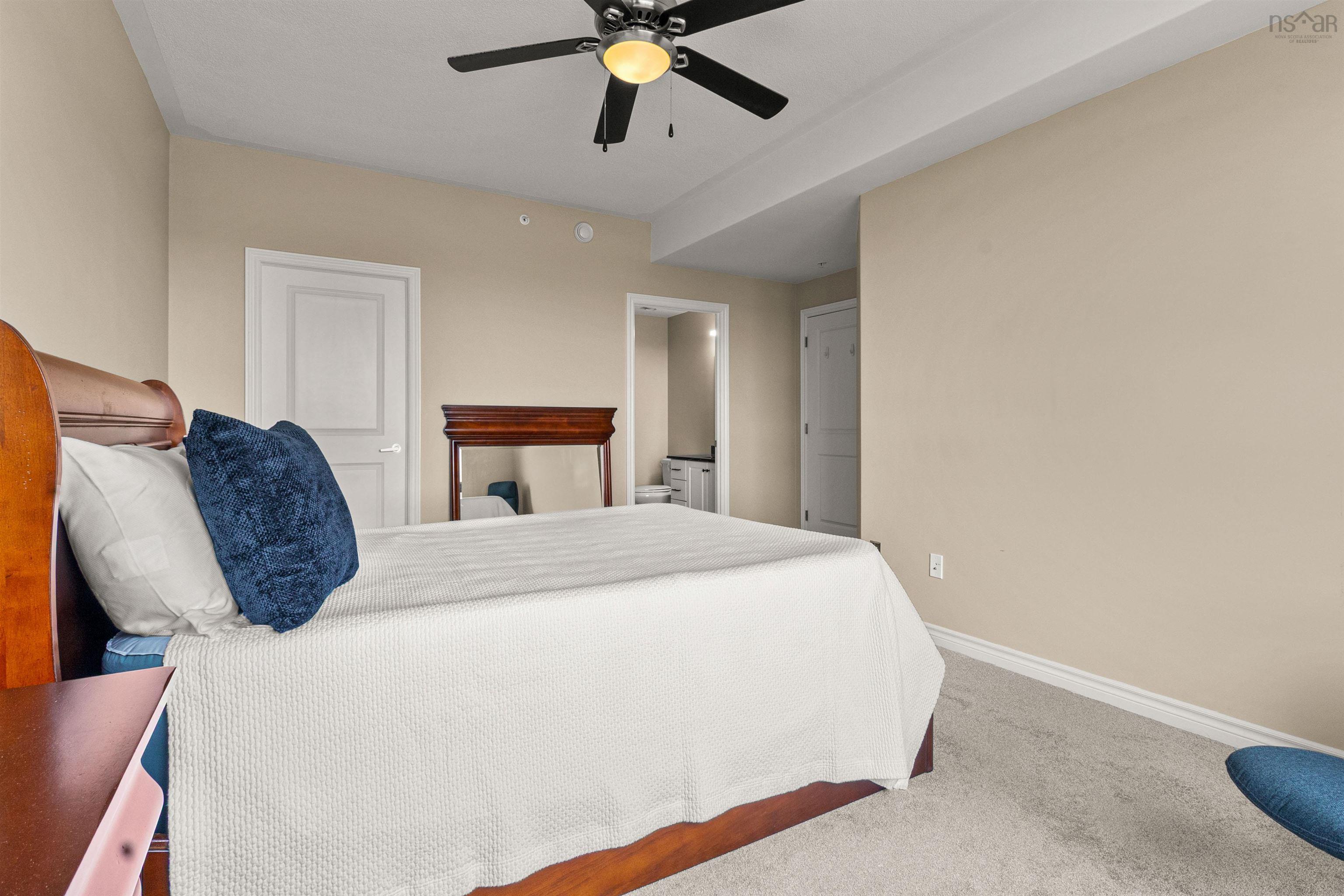 77 Russell Lake, Dartmouth, NS, 2 Bedrooms Bedrooms, ,2 BathroomsBathrooms,Residential,For Sale,Russell Lake,202520433
