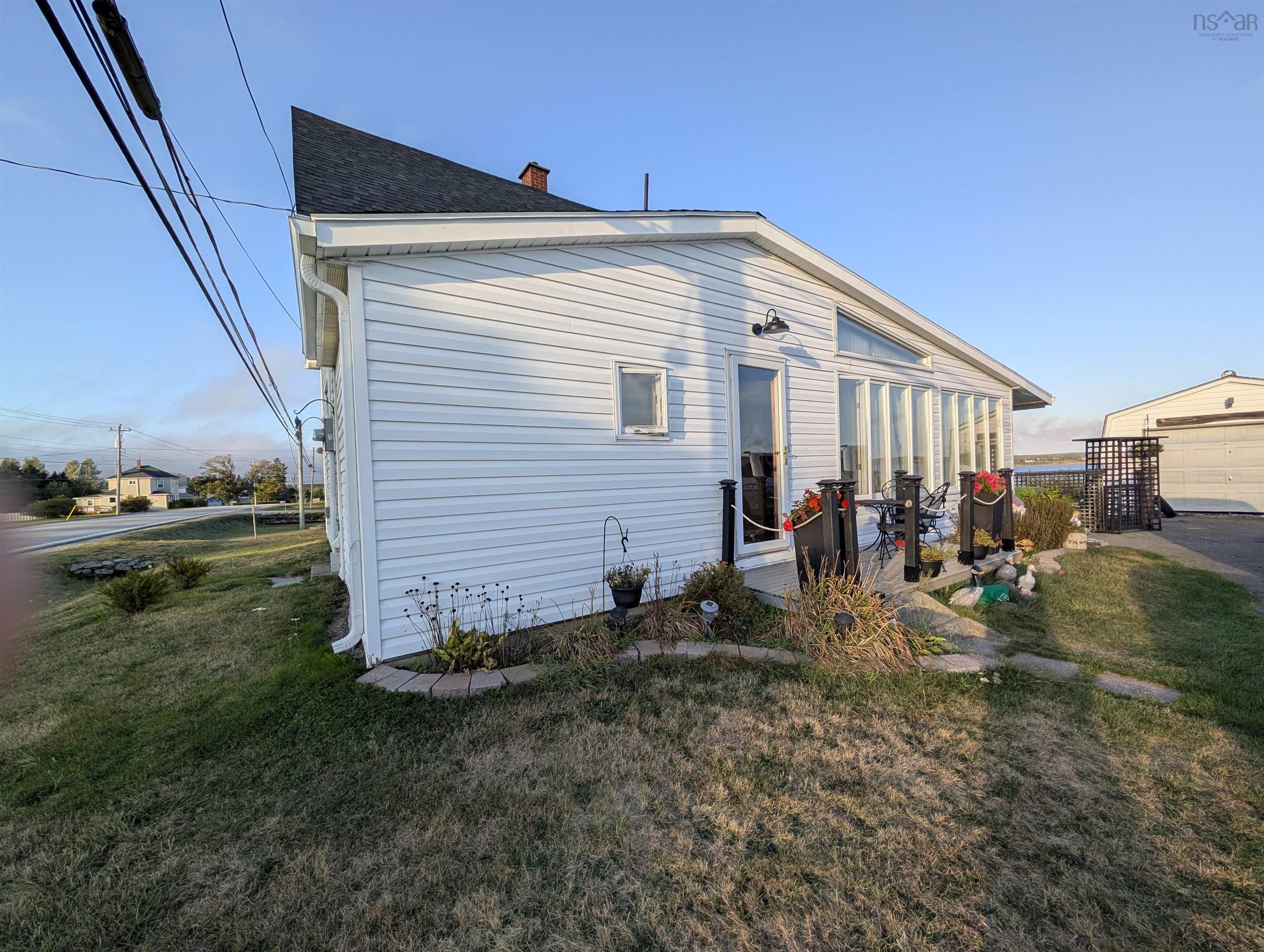 637 Highway 335, West Pubnico, NS, 3 Bedrooms Bedrooms, ,2 BathroomsBathrooms,Residential,For Sale,Highway 335,202525787