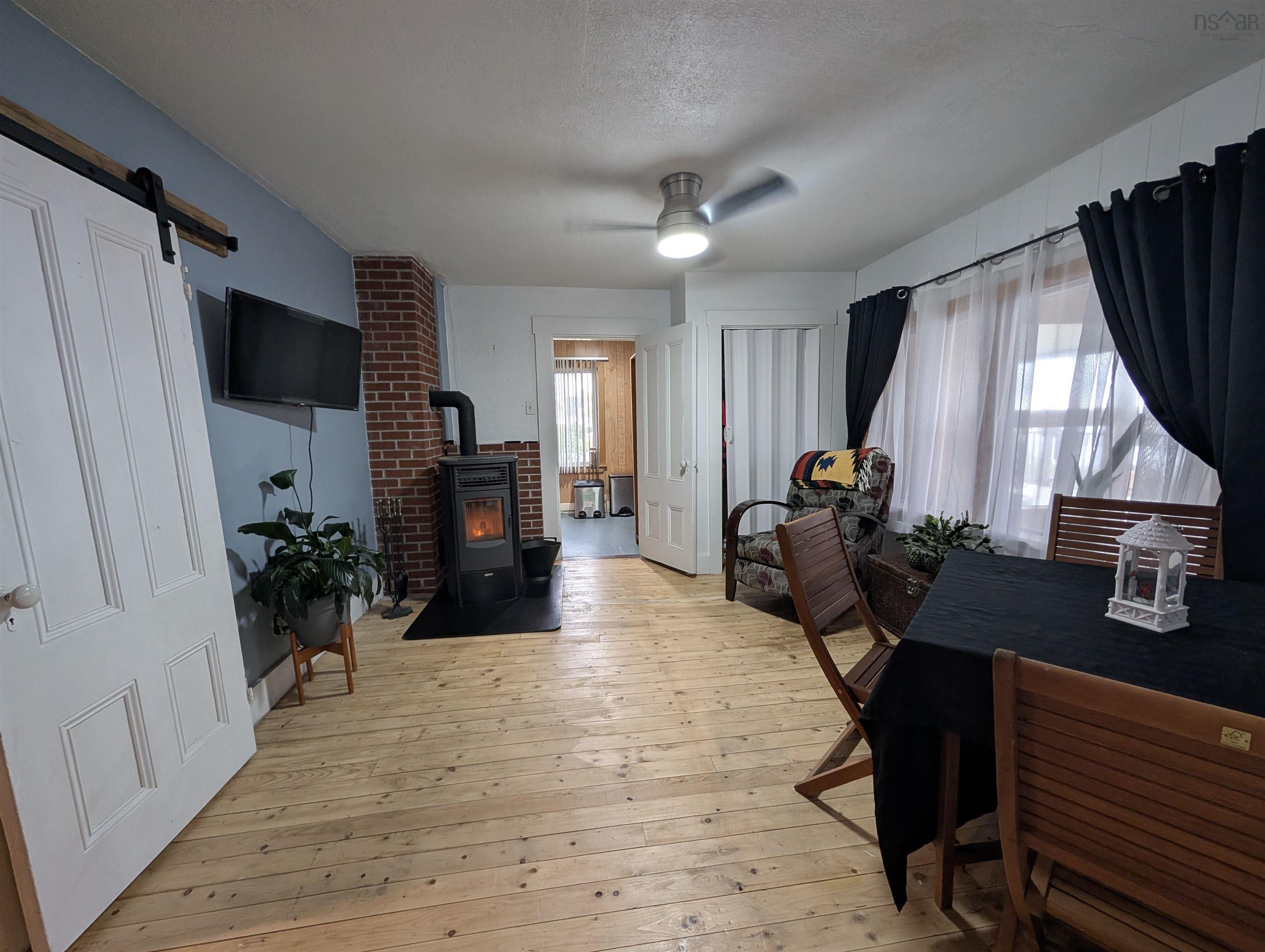 637 Highway 335, West Pubnico, NS, 3 Bedrooms Bedrooms, ,2 BathroomsBathrooms,Residential,For Sale,Highway 335,202525787