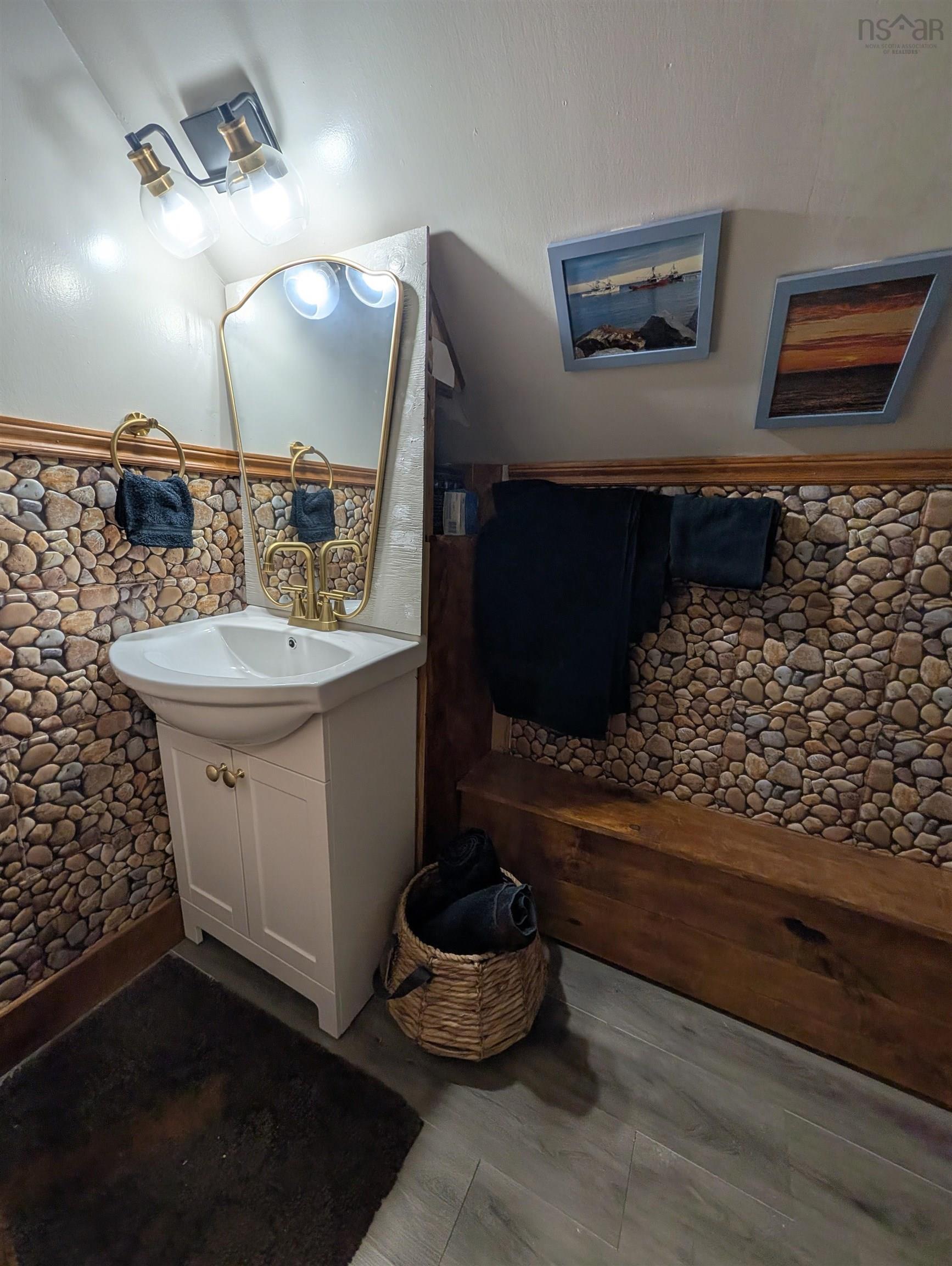 637 Highway 335, West Pubnico, NS, 3 Bedrooms Bedrooms, ,2 BathroomsBathrooms,Residential,For Sale,Highway 335,202525787