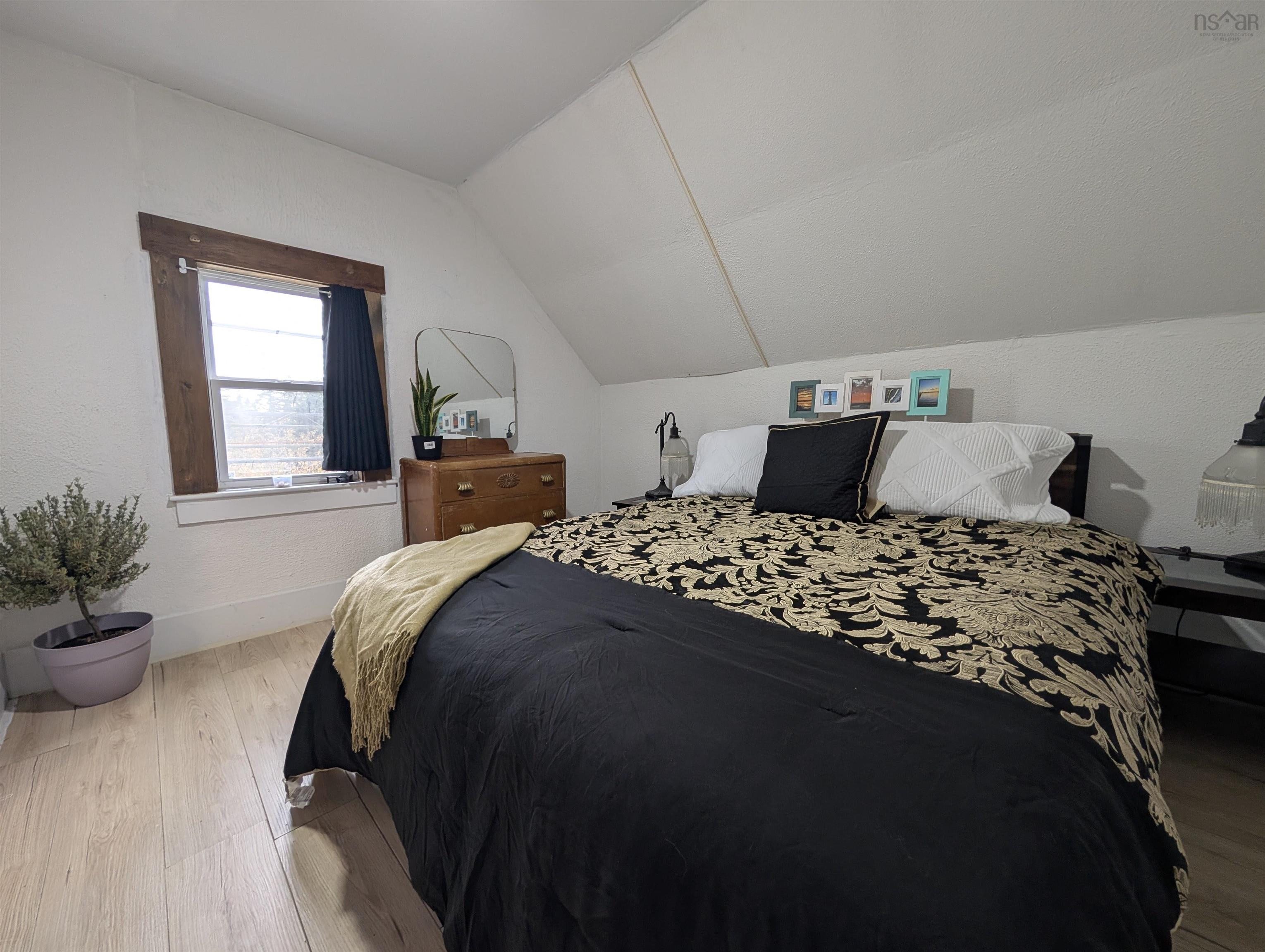 637 Highway 335, West Pubnico, NS, 3 Bedrooms Bedrooms, ,2 BathroomsBathrooms,Residential,For Sale,Highway 335,202525787