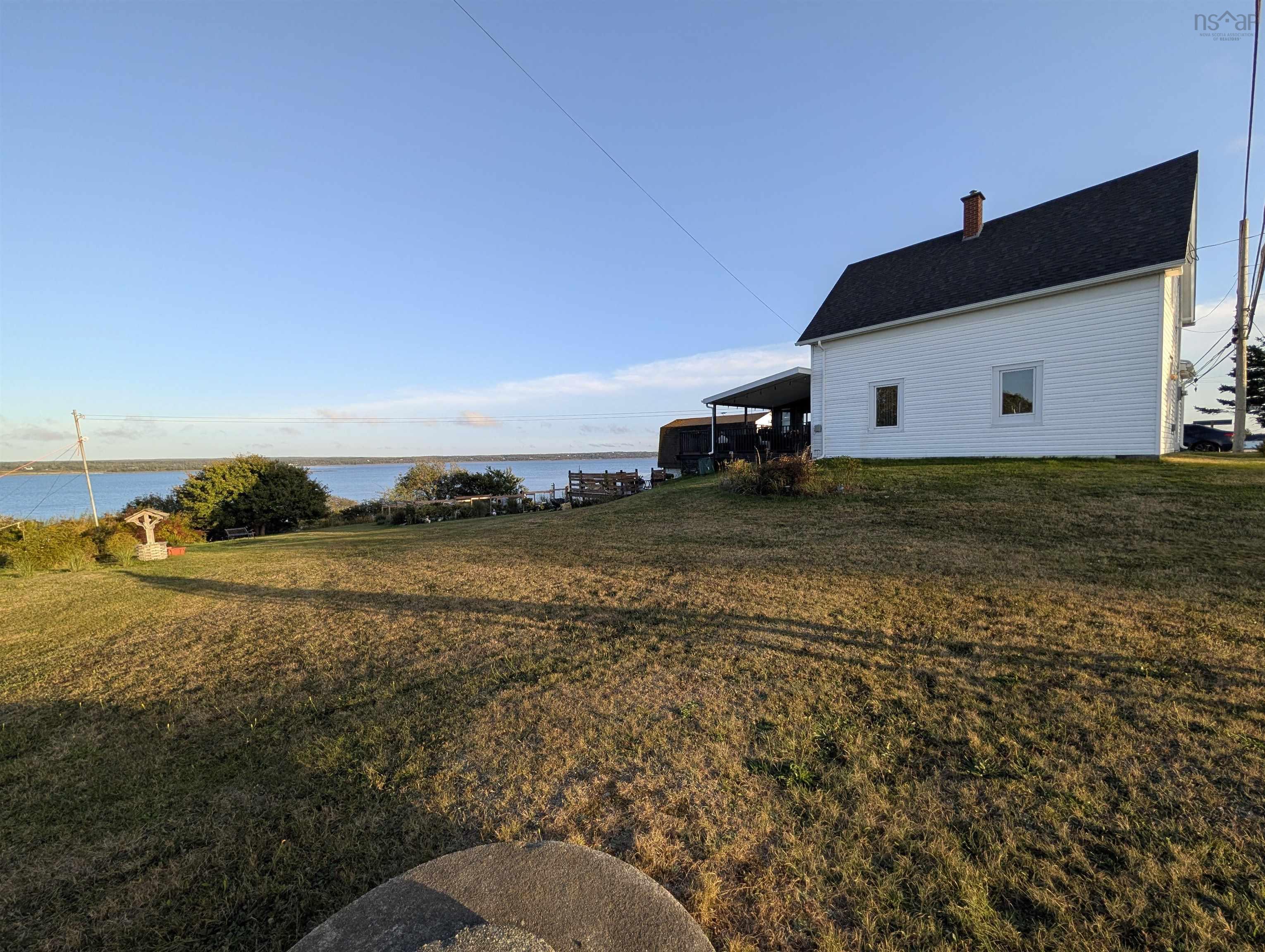 637 Highway 335, West Pubnico, NS, 3 Bedrooms Bedrooms, ,2 BathroomsBathrooms,Residential,For Sale,Highway 335,202525787