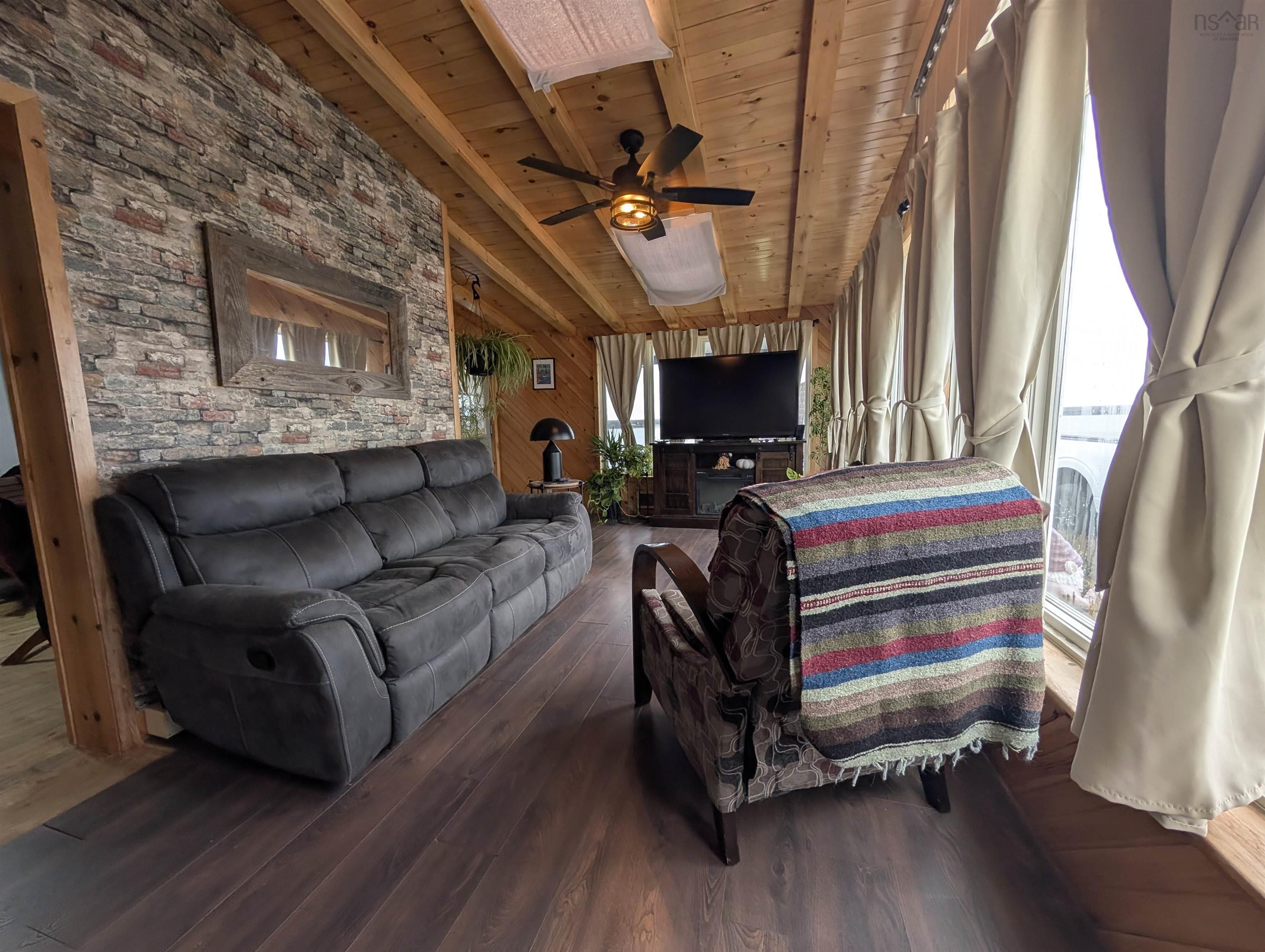 637 Highway 335, West Pubnico, NS, 3 Bedrooms Bedrooms, ,2 BathroomsBathrooms,Residential,For Sale,Highway 335,202525787