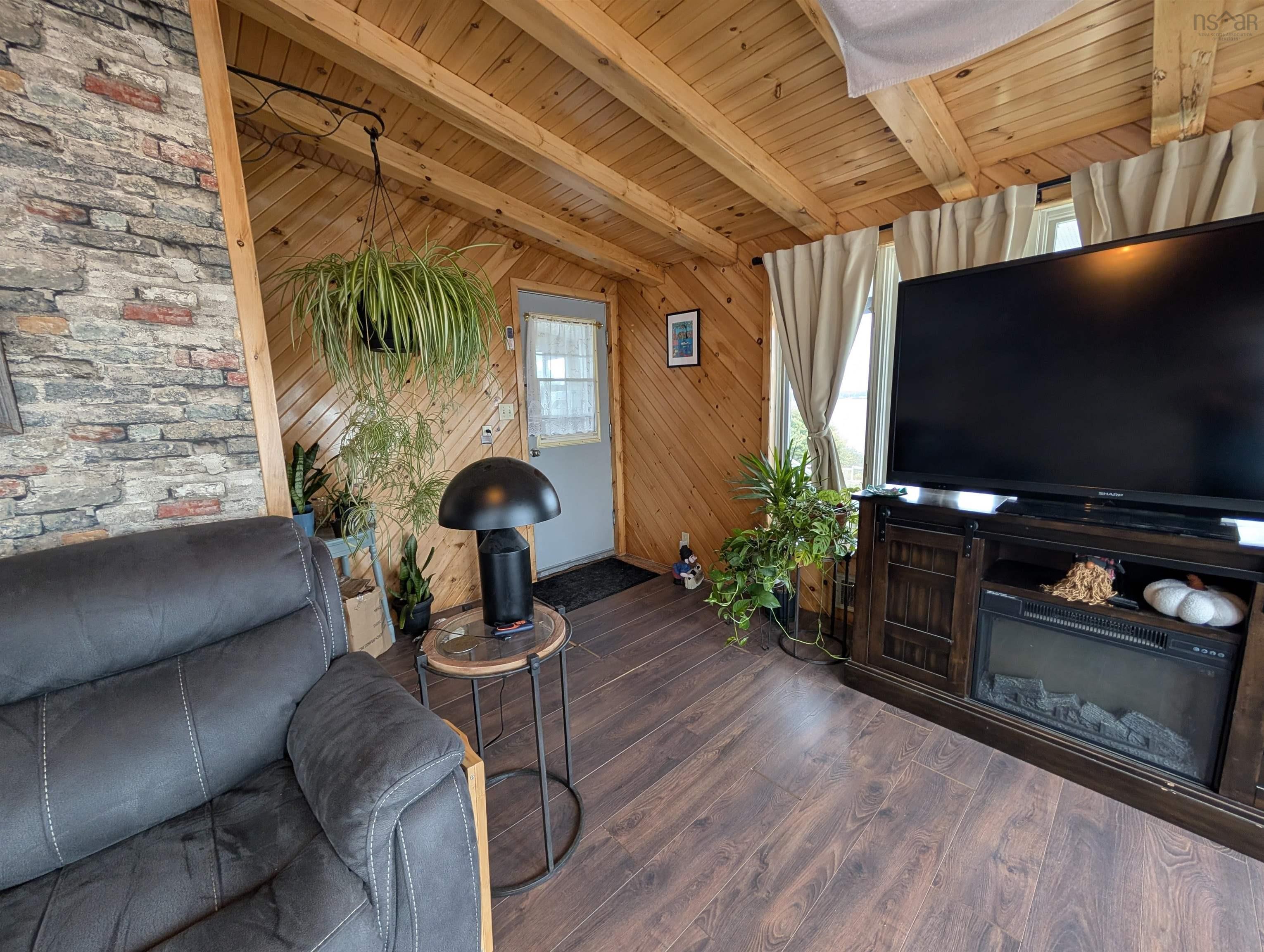 637 Highway 335, West Pubnico, NS, 3 Bedrooms Bedrooms, ,2 BathroomsBathrooms,Residential,For Sale,Highway 335,202525787