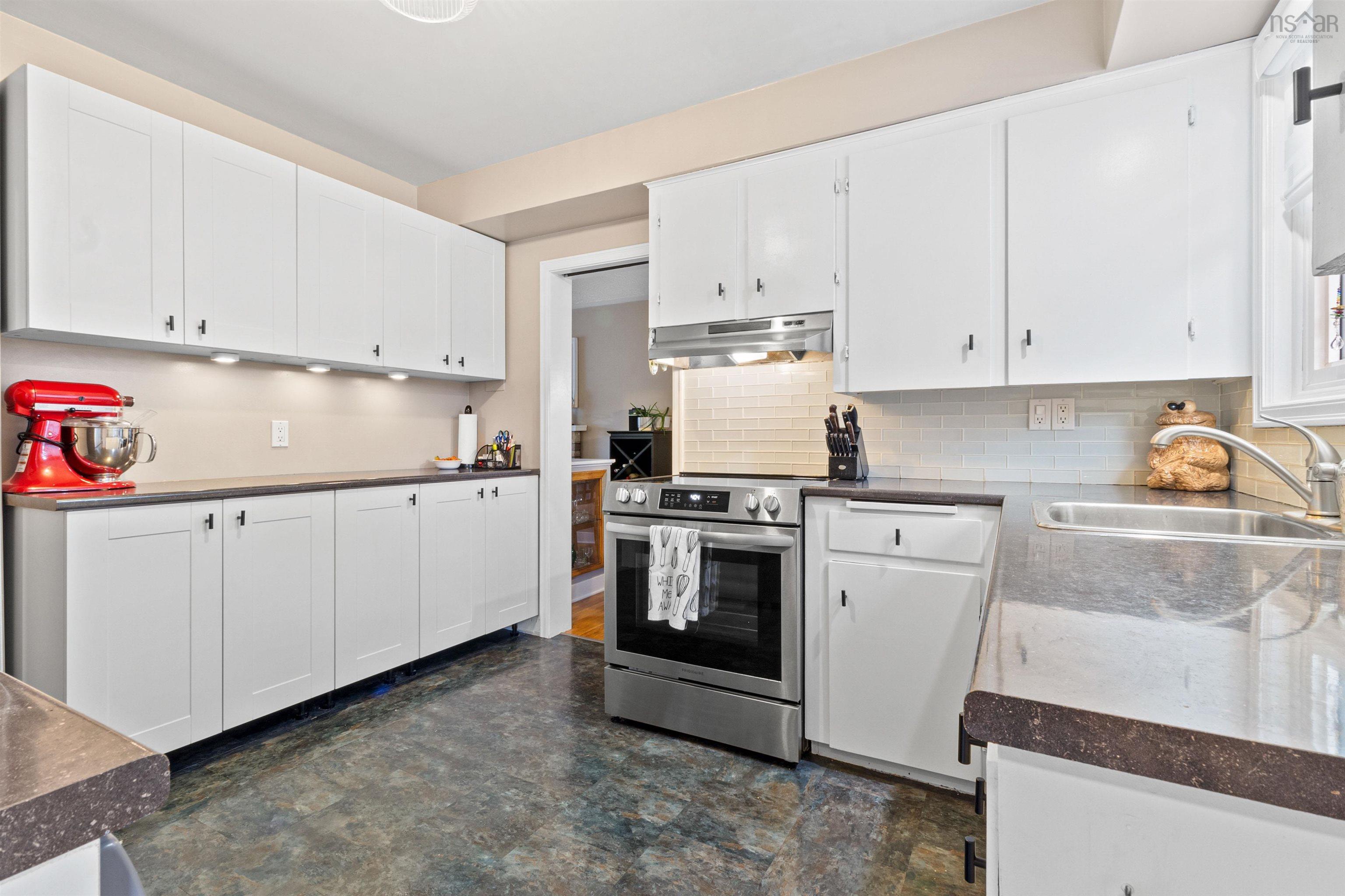 15 Laurier, Dartmouth, NS, 3 Bedrooms Bedrooms, ,2 BathroomsBathrooms,Residential,For Sale,Laurier,202526391