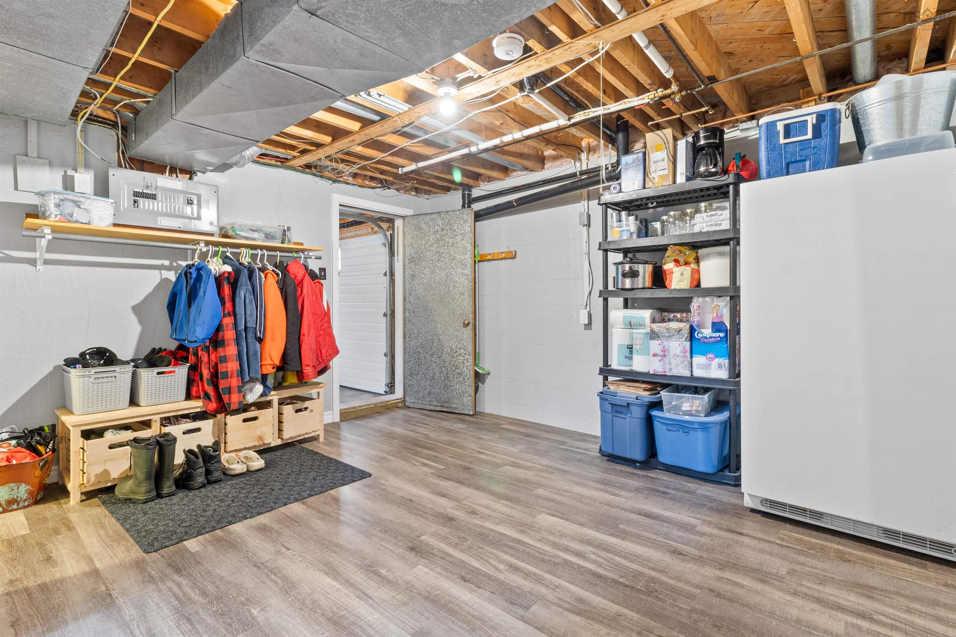 15 Laurier, Dartmouth, NS, 3 Bedrooms Bedrooms, ,2 BathroomsBathrooms,Residential,For Sale,Laurier,202526391