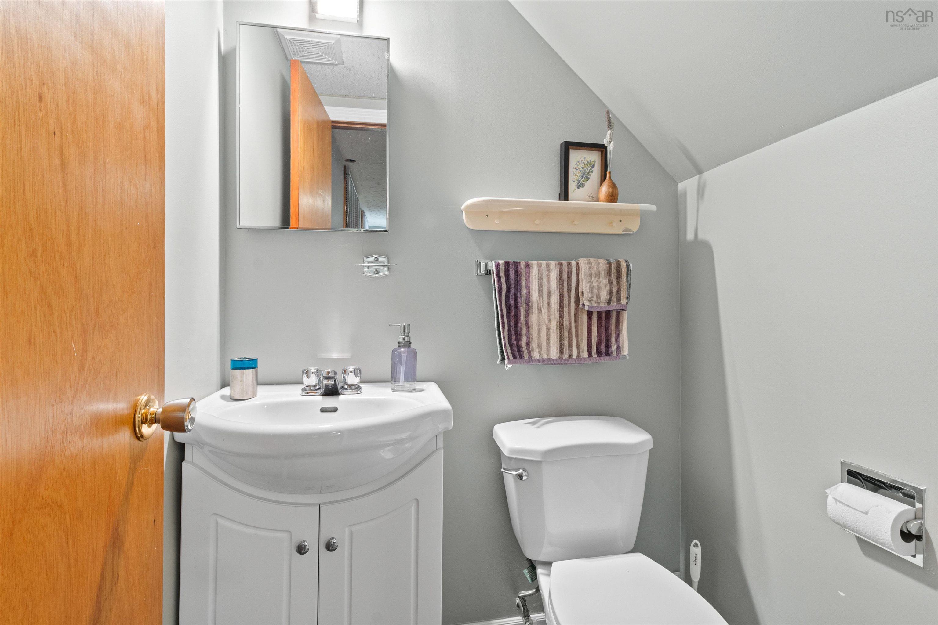 15 Laurier, Dartmouth, NS, 3 Bedrooms Bedrooms, ,2 BathroomsBathrooms,Residential,For Sale,Laurier,202526391