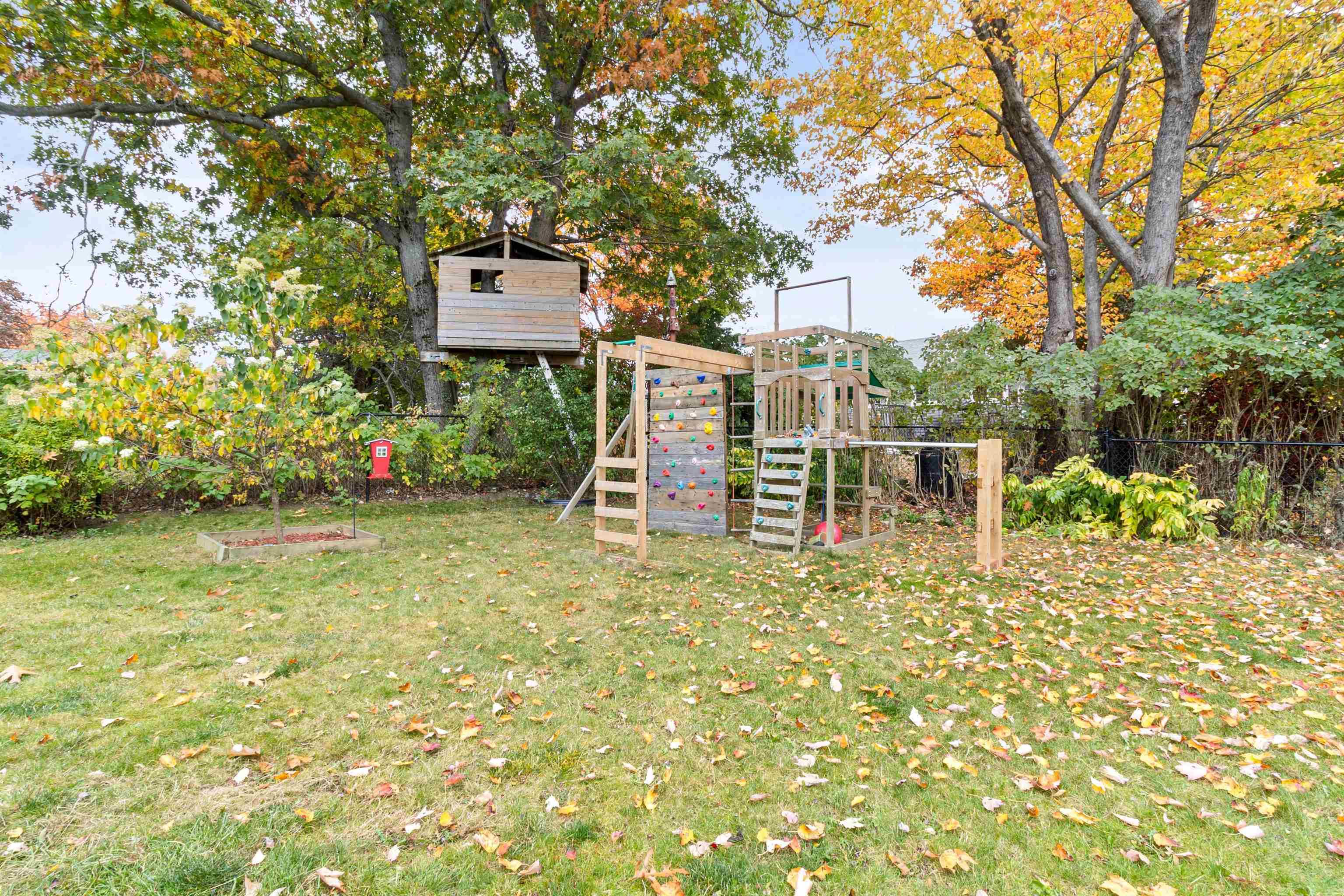 15 Laurier, Dartmouth, NS, 3 Bedrooms Bedrooms, ,2 BathroomsBathrooms,Residential,For Sale,Laurier,202526391