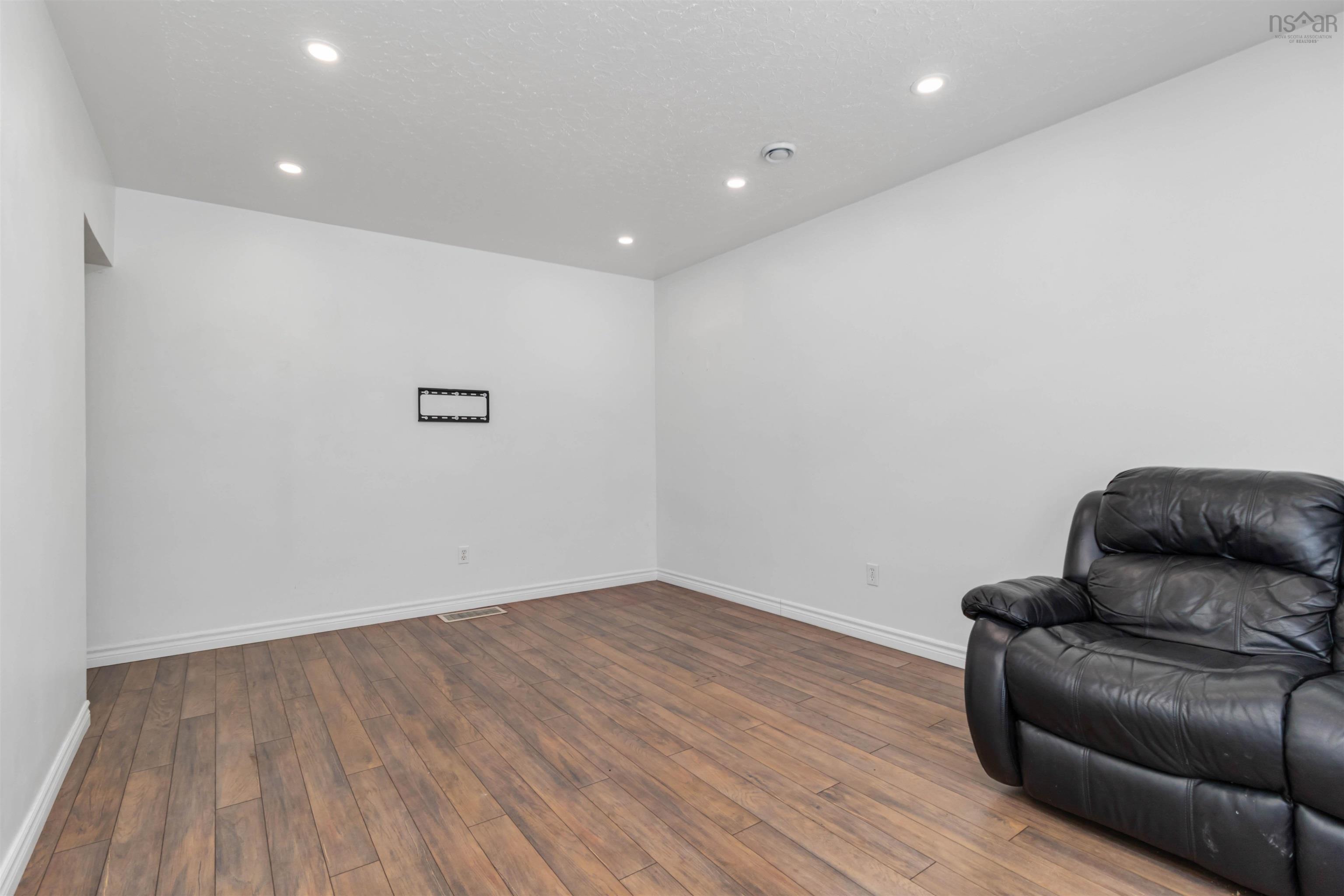 24 Laurie Drive, Lower Sackville, NS, 4 Bedrooms Bedrooms, ,2 BathroomsBathrooms,Residential,For Sale,Laurie Drive,202602687