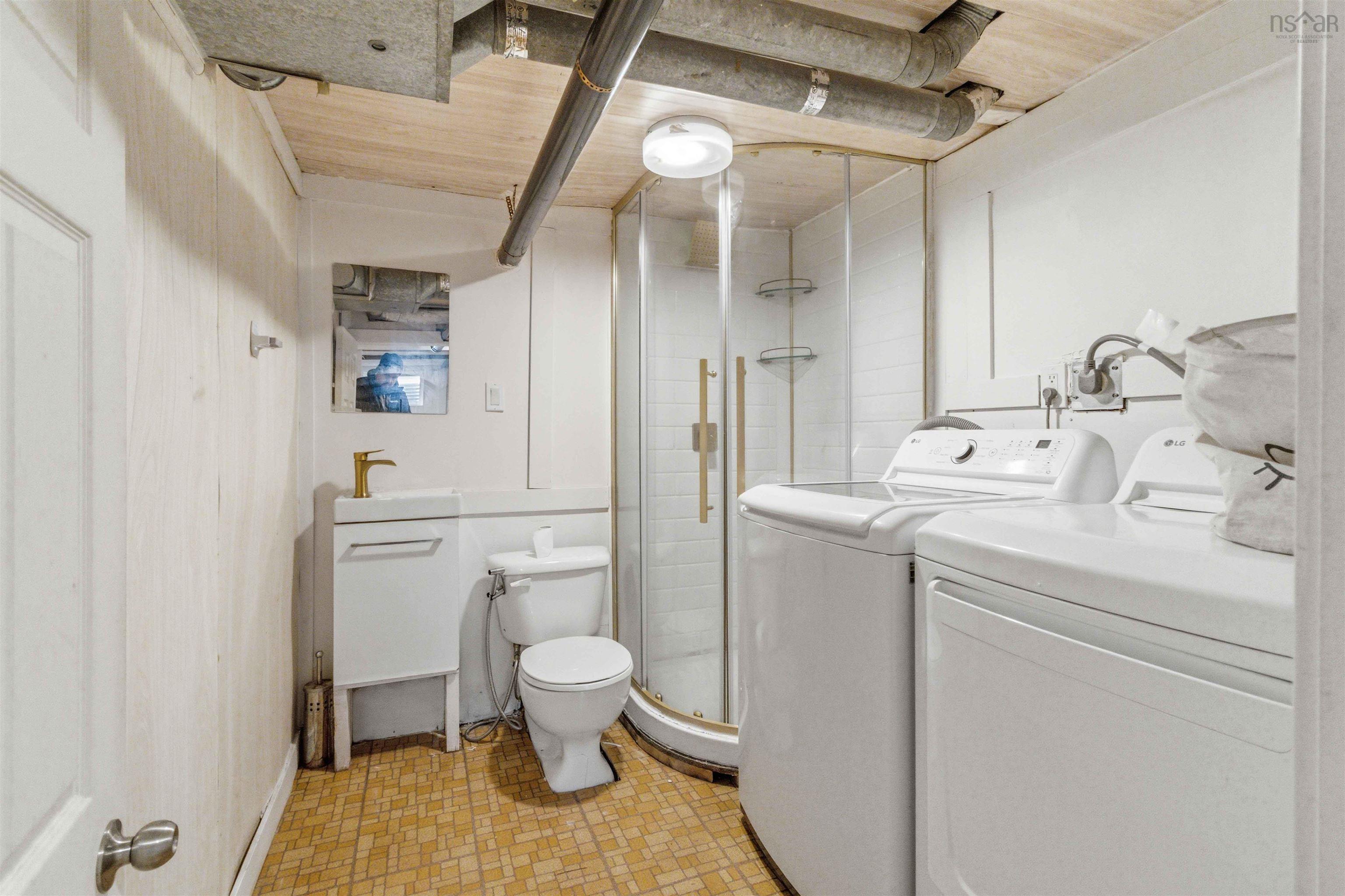 24 Auburn Avenue, Halifax, NS, 4 Bedrooms Bedrooms, ,2 BathroomsBathrooms,Residential,For Sale,Auburn Avenue,202604430