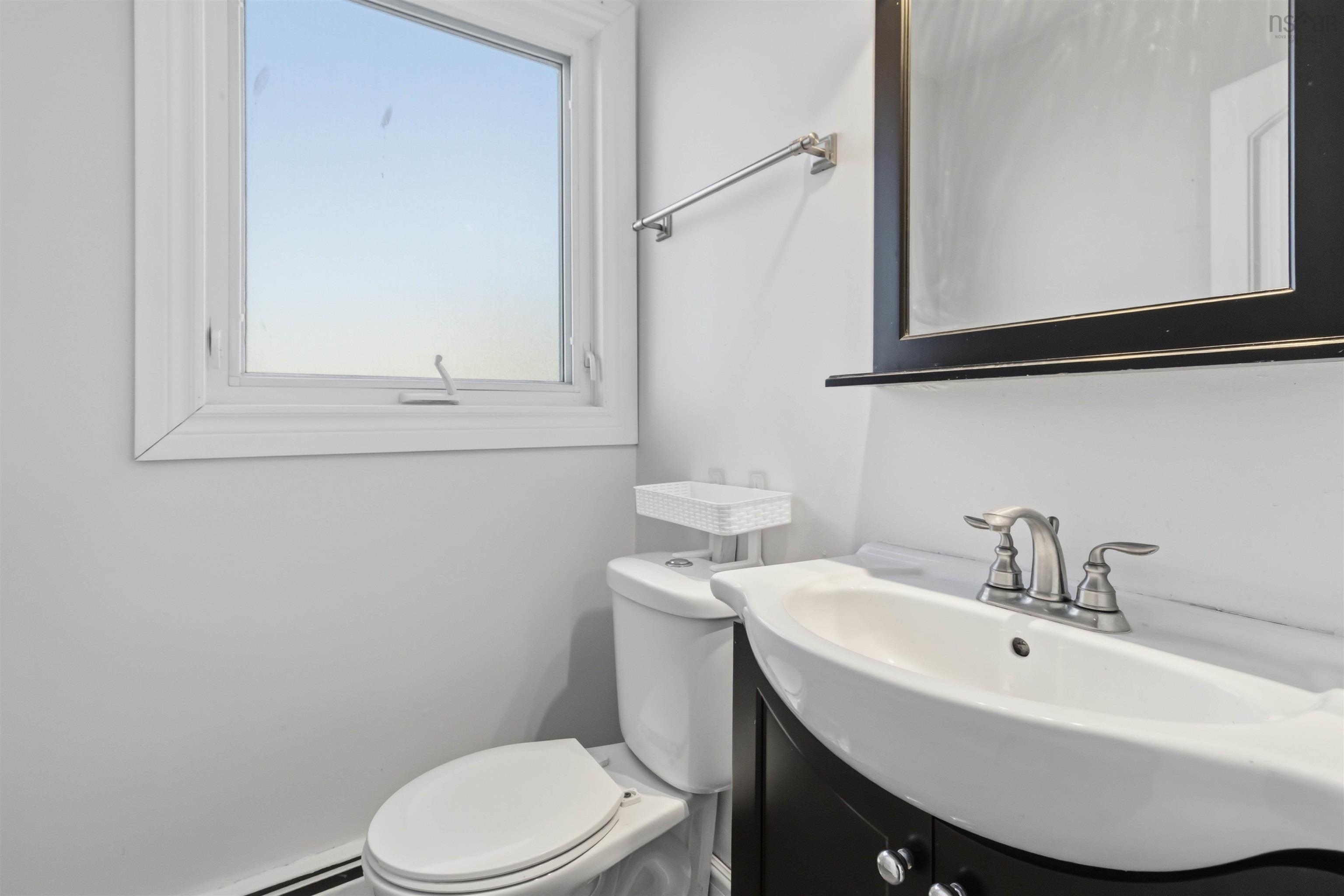 28 Osborne Avenue, Woodside, NS, 3 Bedrooms Bedrooms, ,2 BathroomsBathrooms,Residential,For Sale,Osborne Avenue,202608886