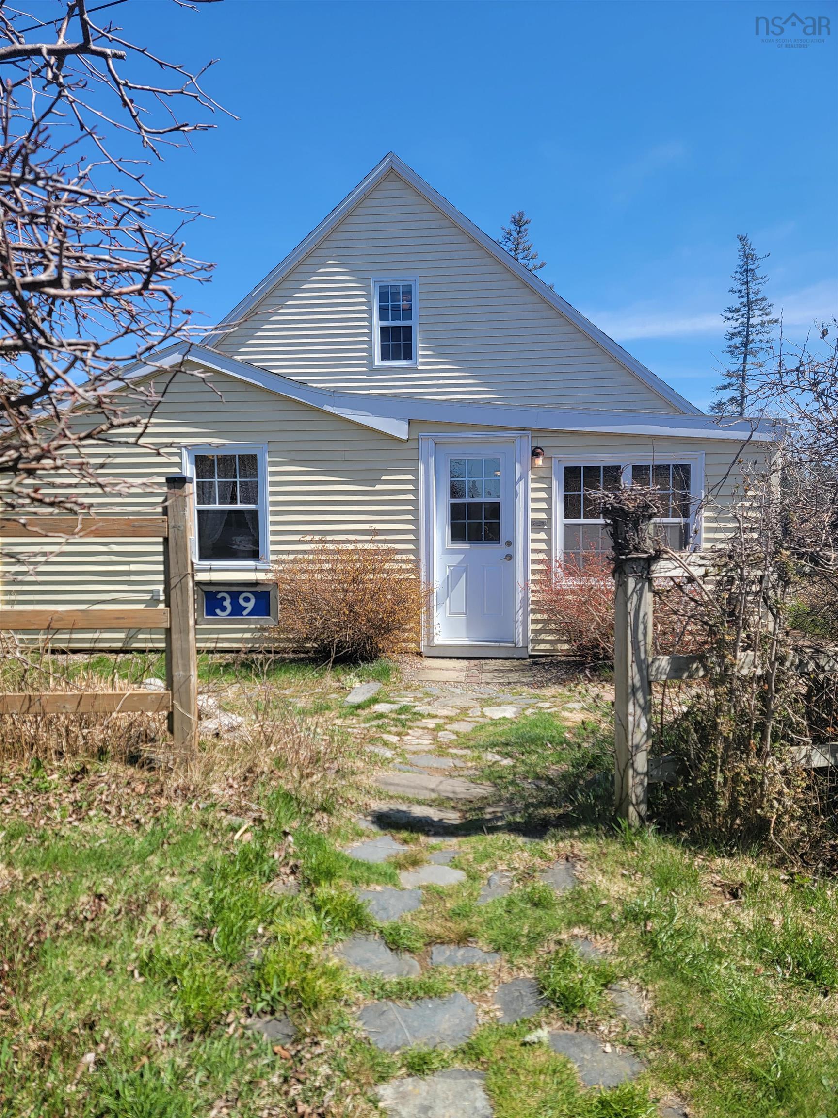 39 Publicover, Blandford, NS, 3 Bedrooms Bedrooms, ,1 BathroomBathrooms,Residential,For Sale,Publicover,202610606