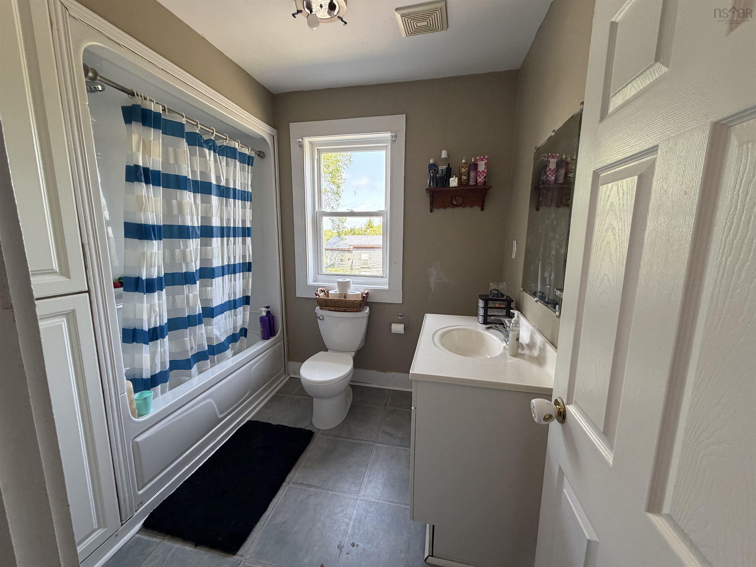 30-32 West Pleasant, Amherst, NS, ,Multi-unit,For Sale,West Pleasant,202615239