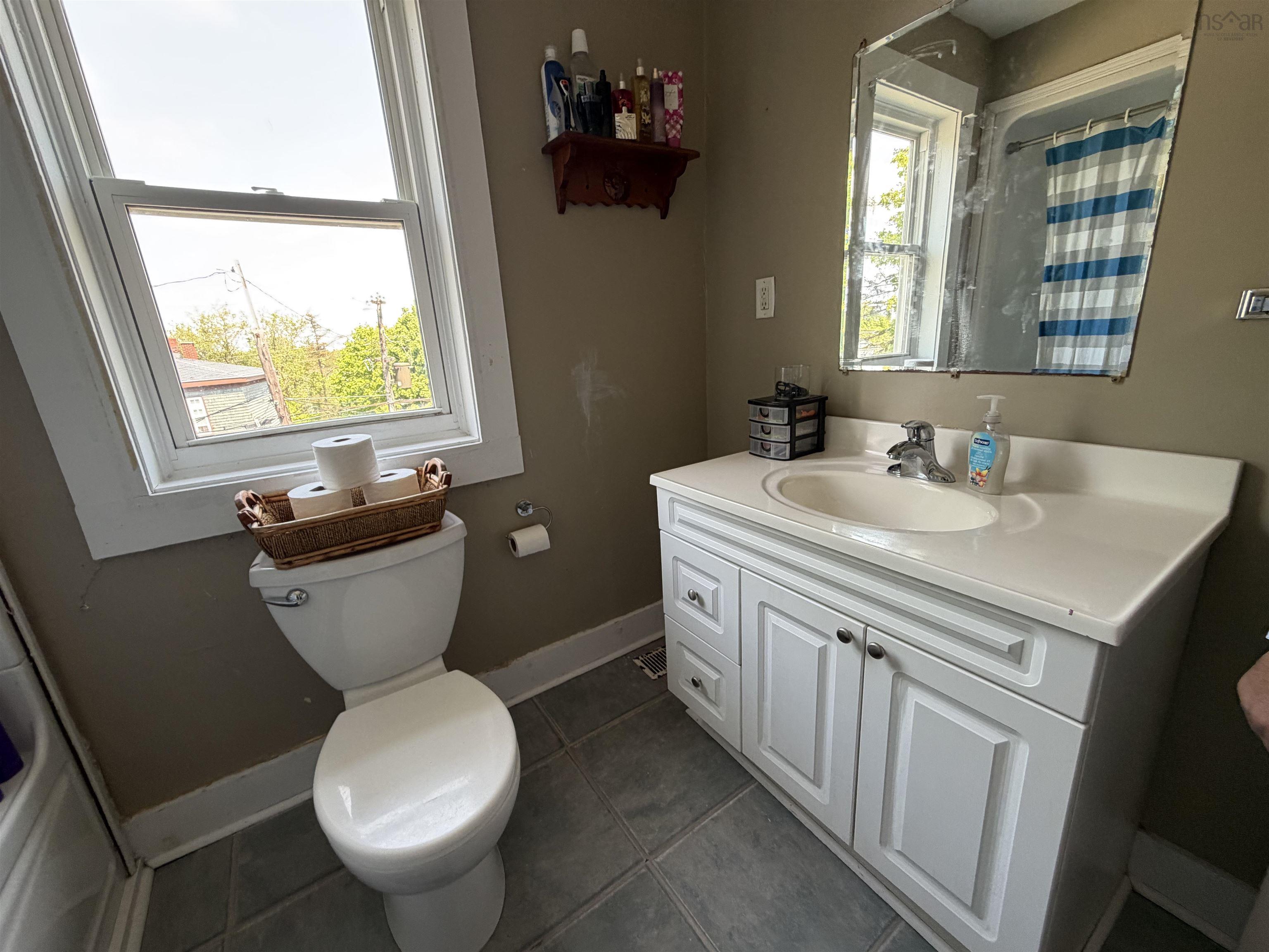 30-32 West Pleasant, Amherst, NS, ,Multi-unit,For Sale,West Pleasant,202615239