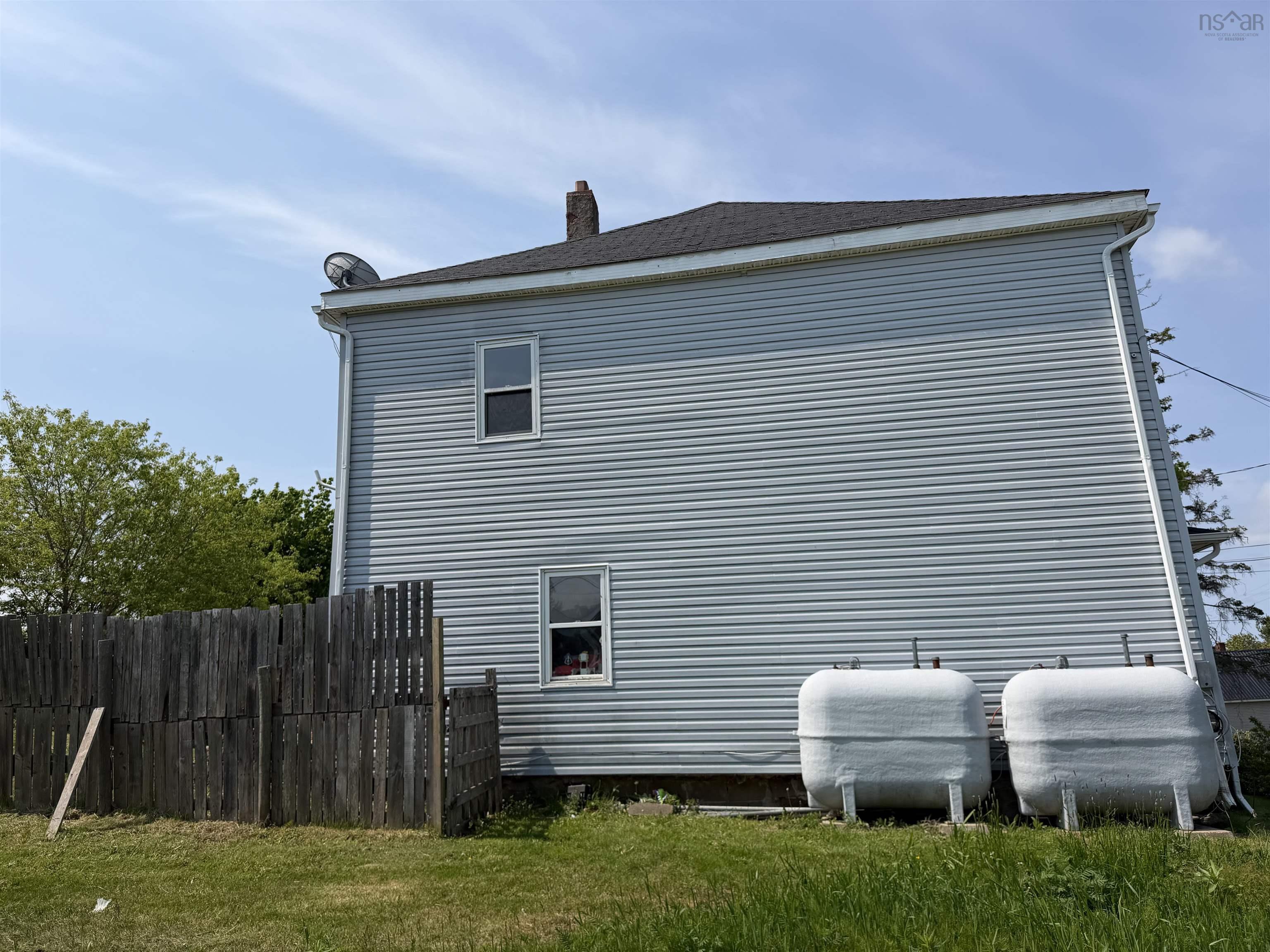 30-32 West Pleasant, Amherst, NS, ,Multi-unit,For Sale,West Pleasant,202615239