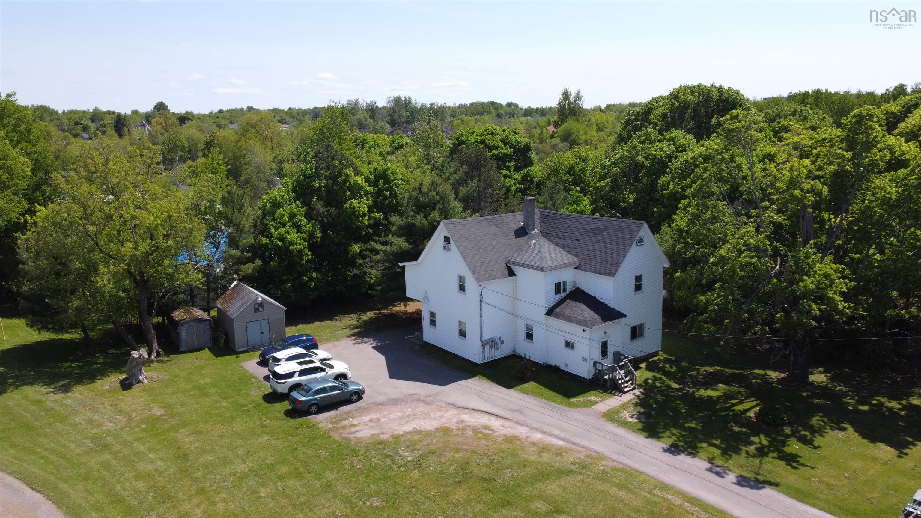 98 Victoria, Amherst, NS, ,Multi-unit,For Sale,Victoria,202615286