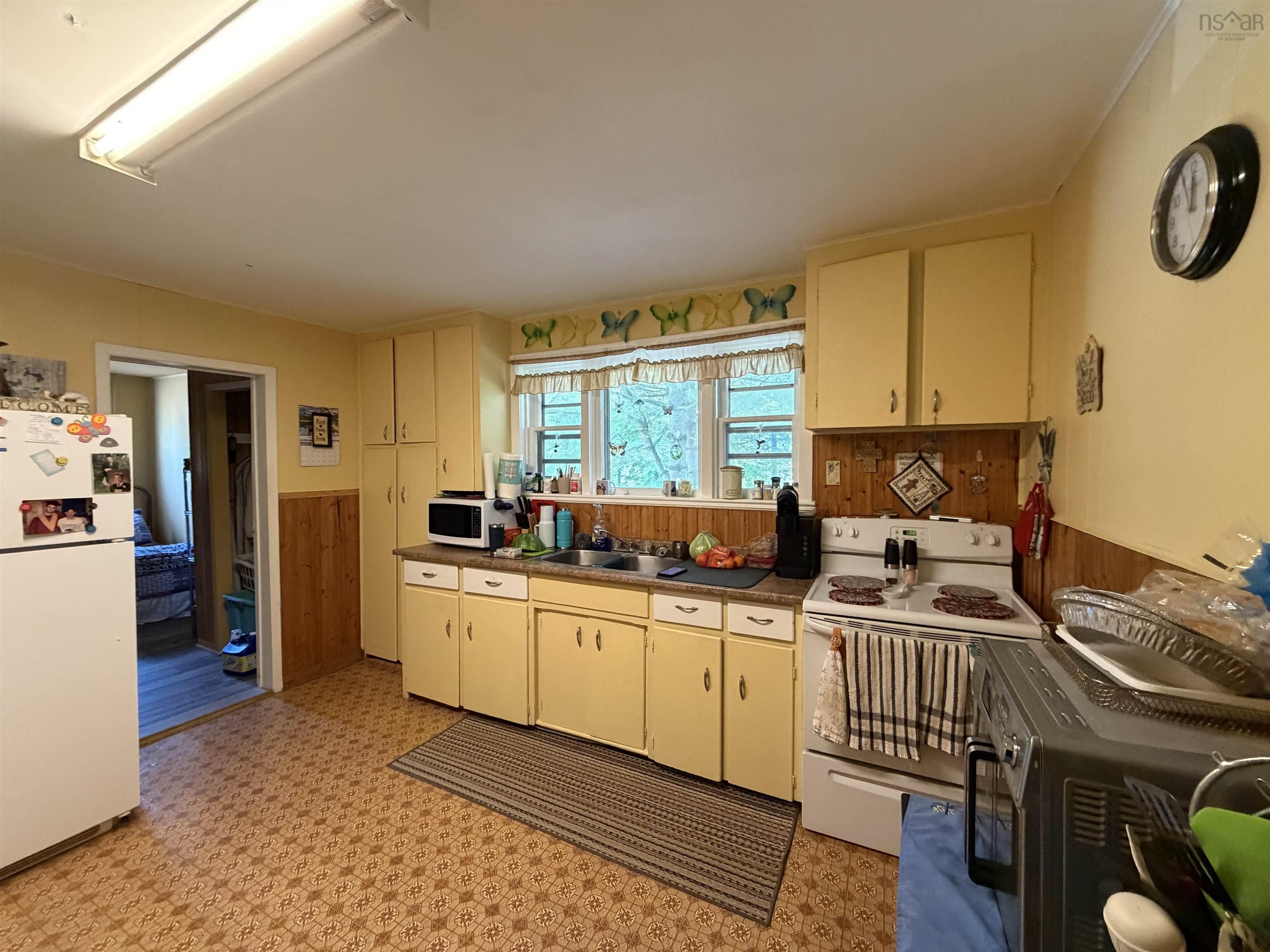 98 Victoria, Amherst, NS, ,Multi-unit,For Sale,Victoria,202615286