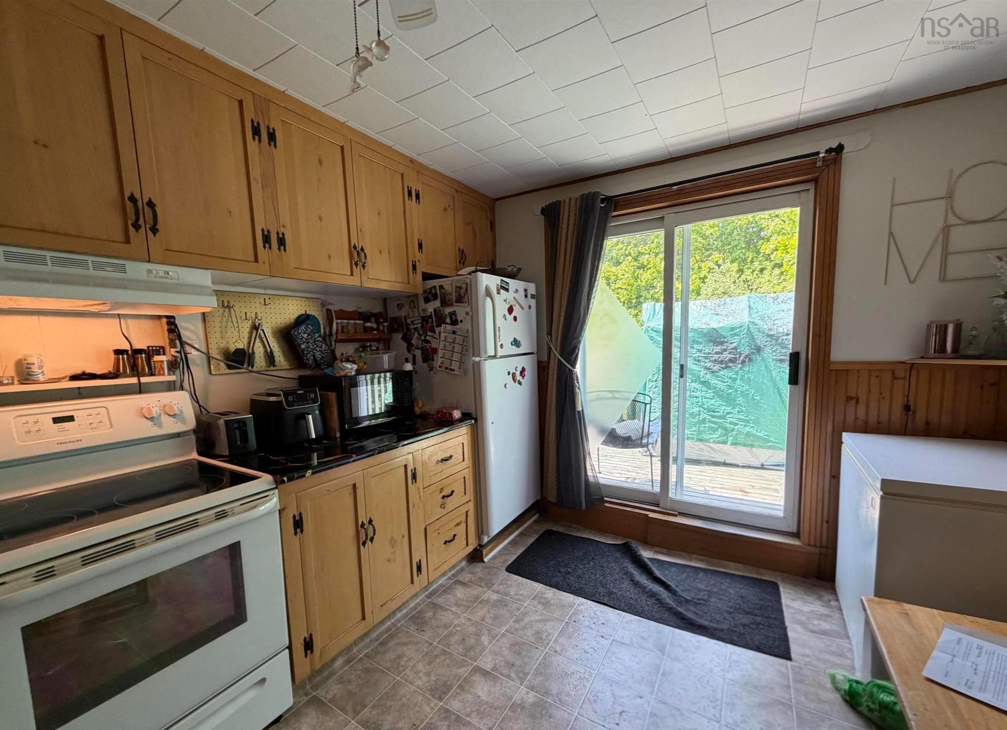 98 Victoria, Amherst, NS, ,Multi-unit,For Sale,Victoria,202615286