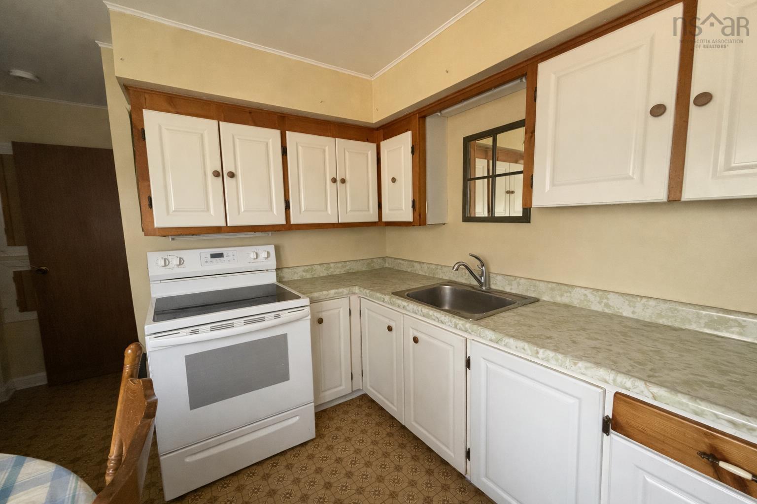 98 Victoria, Amherst, NS, ,Multi-unit,For Sale,Victoria,202615286