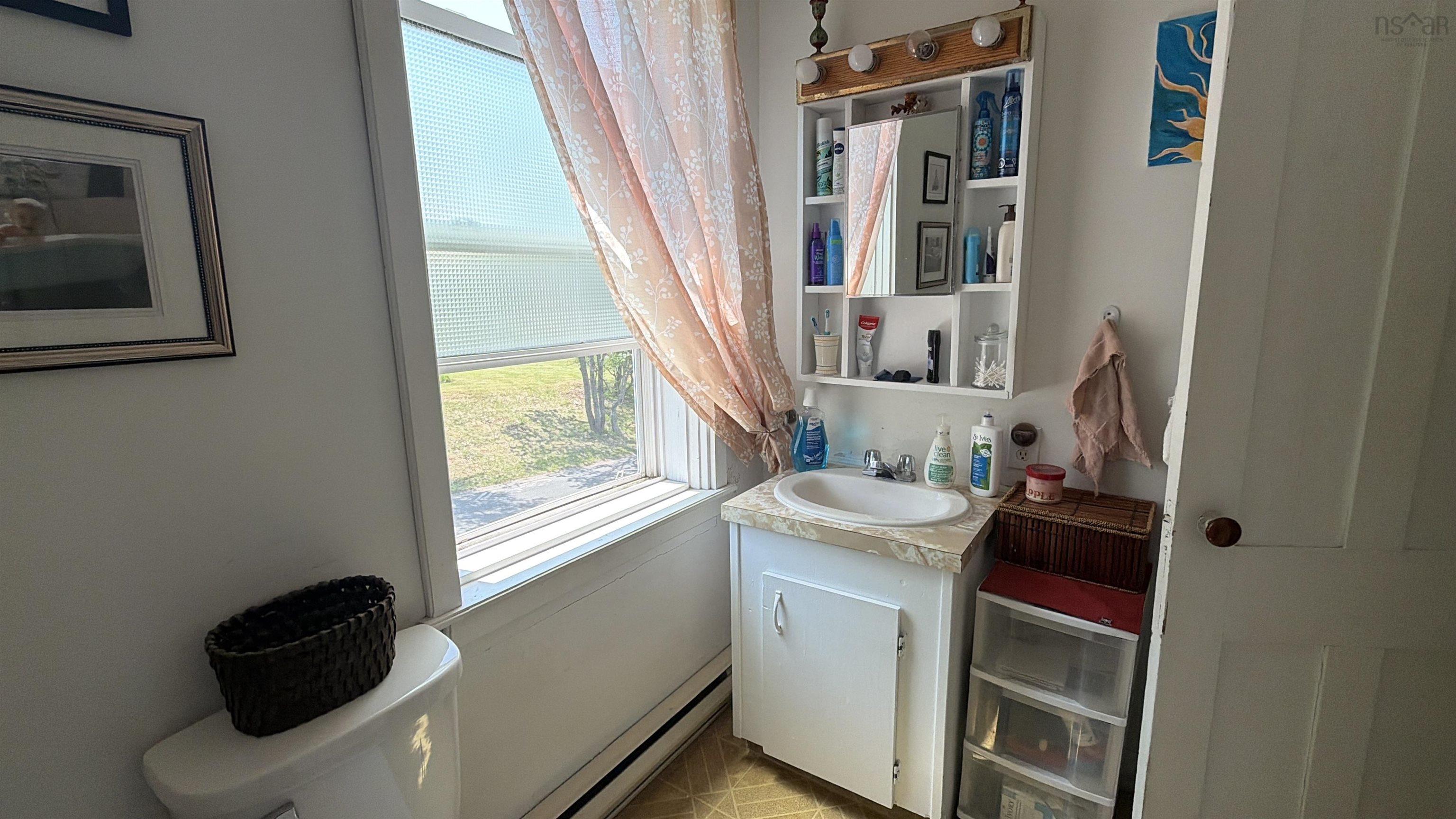 8 East Pleasant, Amherst, NS, ,Multi-unit,For Sale,East Pleasant,202615287