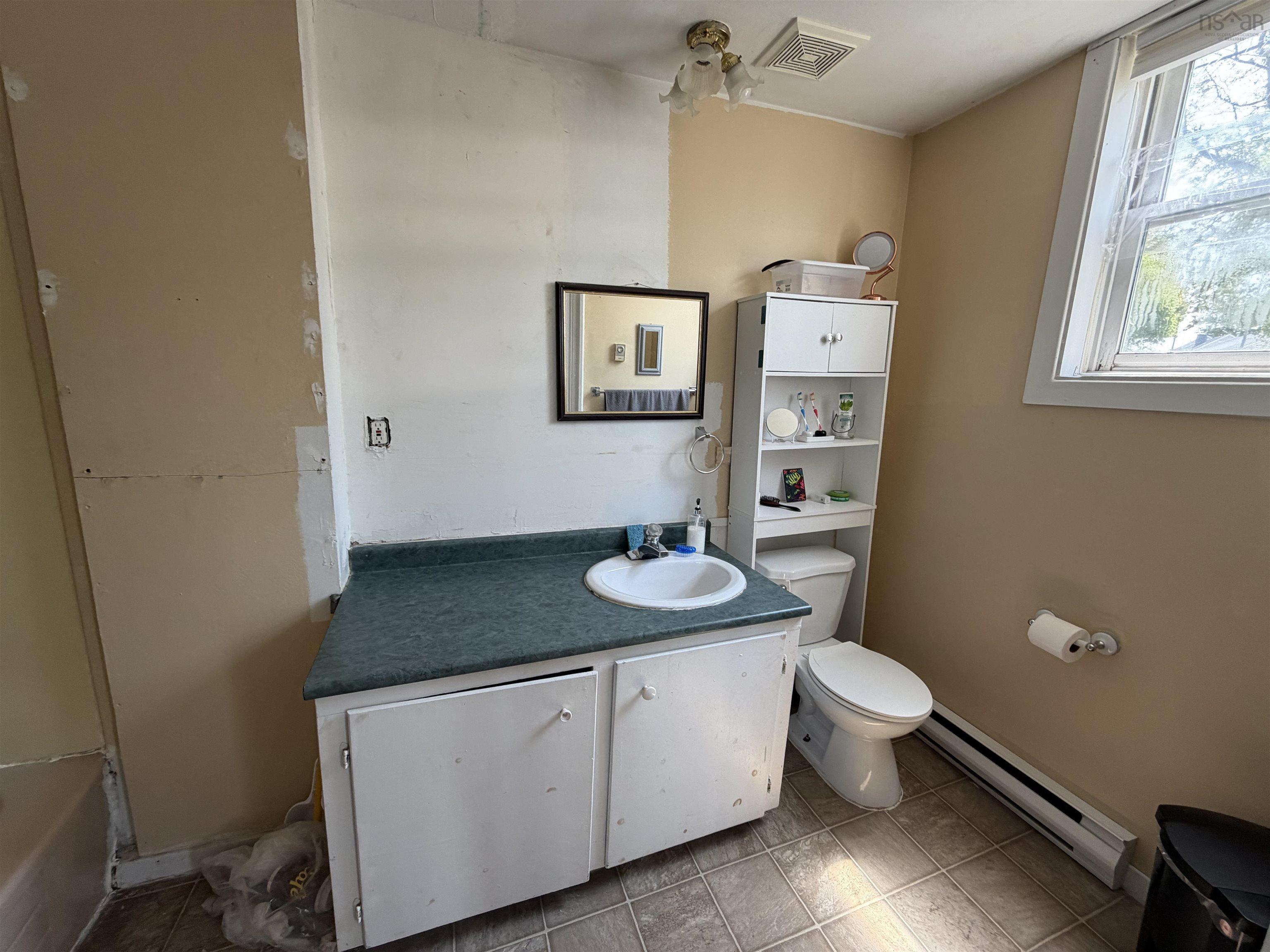 8 East Pleasant, Amherst, NS, ,Multi-unit,For Sale,East Pleasant,202615287