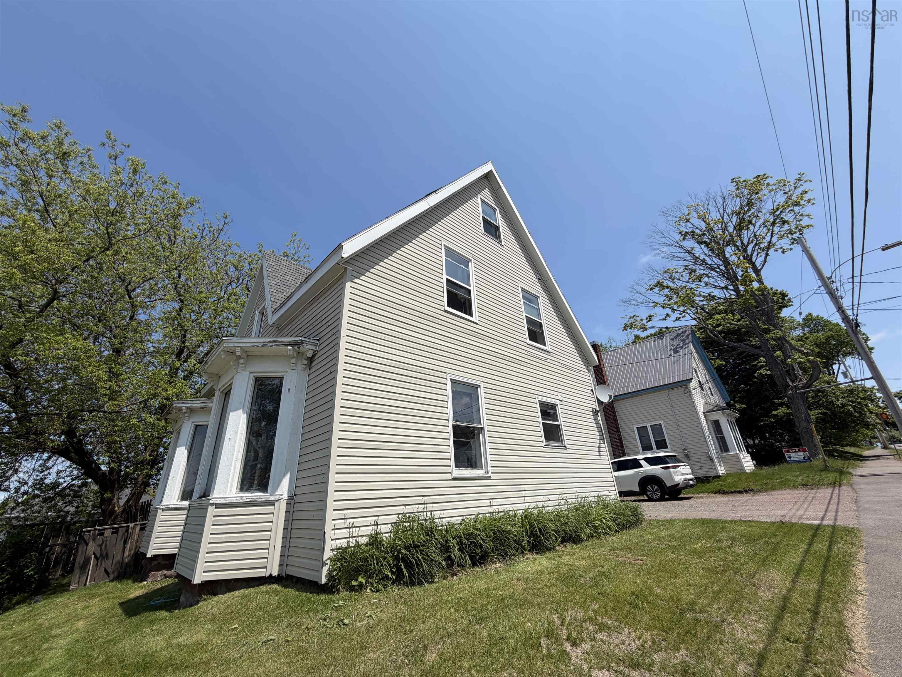 8 East Pleasant, Amherst, NS, ,Multi-unit,For Sale,East Pleasant,202615287