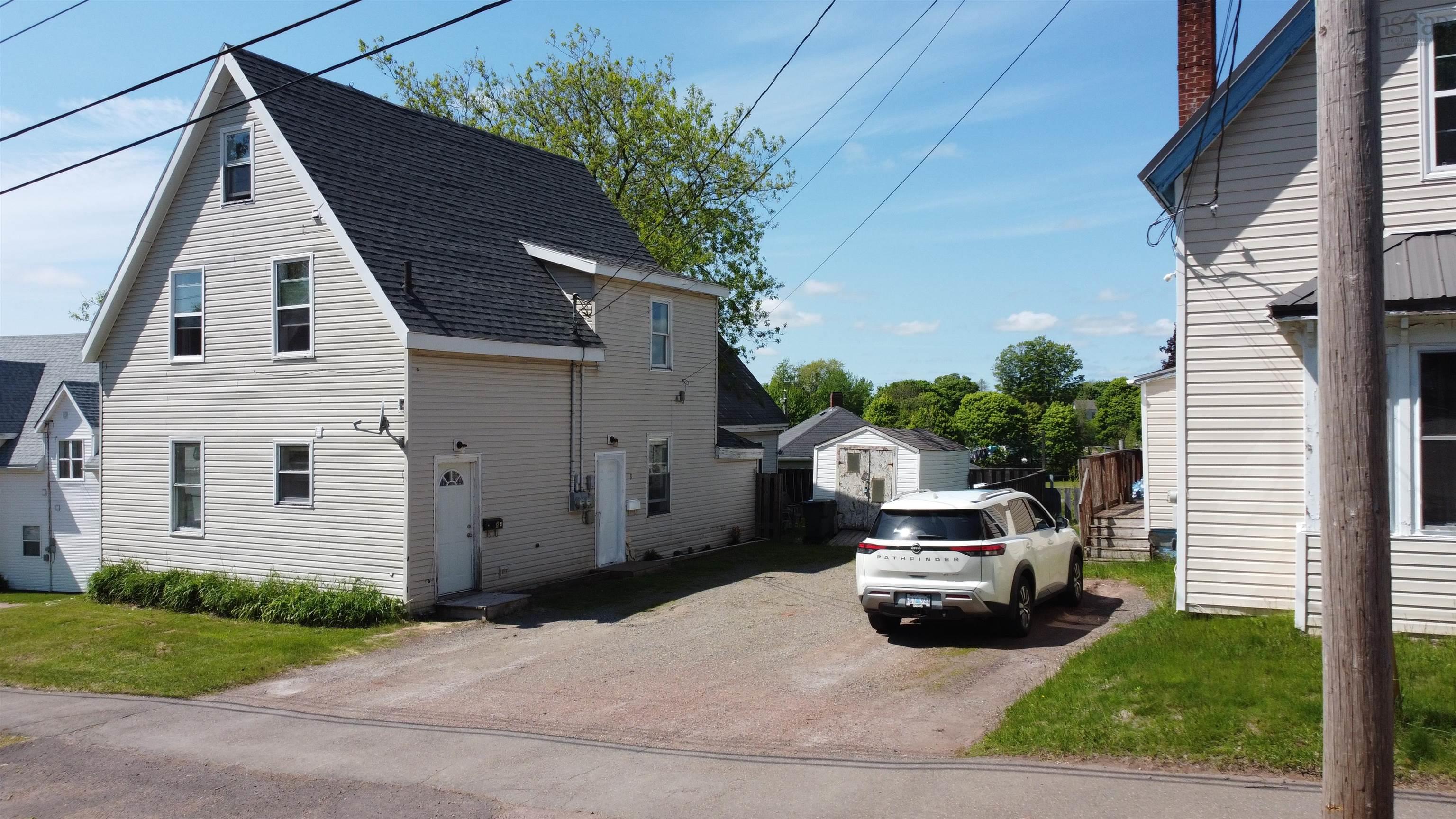 8 East Pleasant, Amherst, NS, ,Multi-unit,For Sale,East Pleasant,202615287
