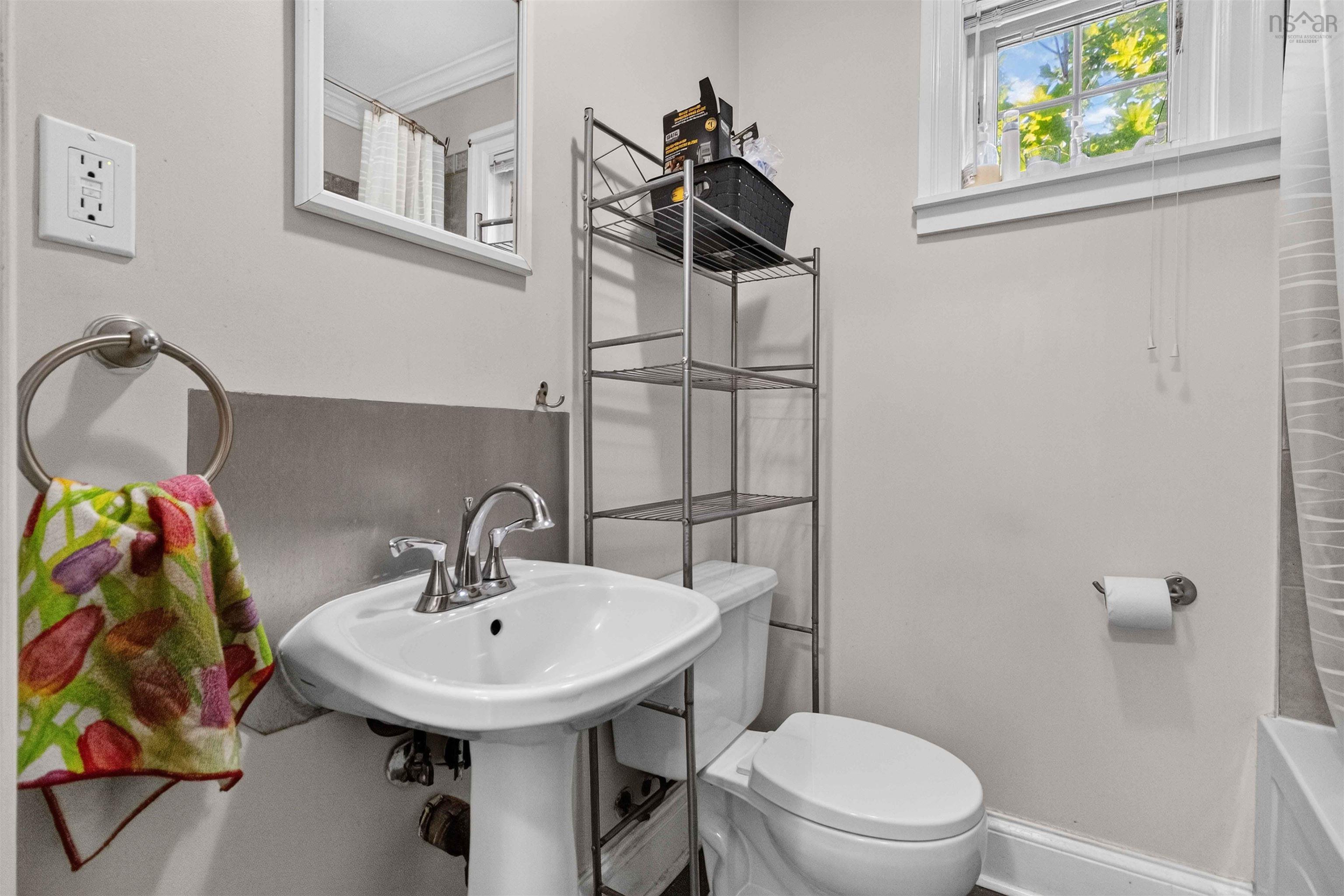 107 Herring Cove, Halifax, NS, 5 Bedrooms Bedrooms, ,2 BathroomsBathrooms,Residential,For Sale,Herring Cove,202619142