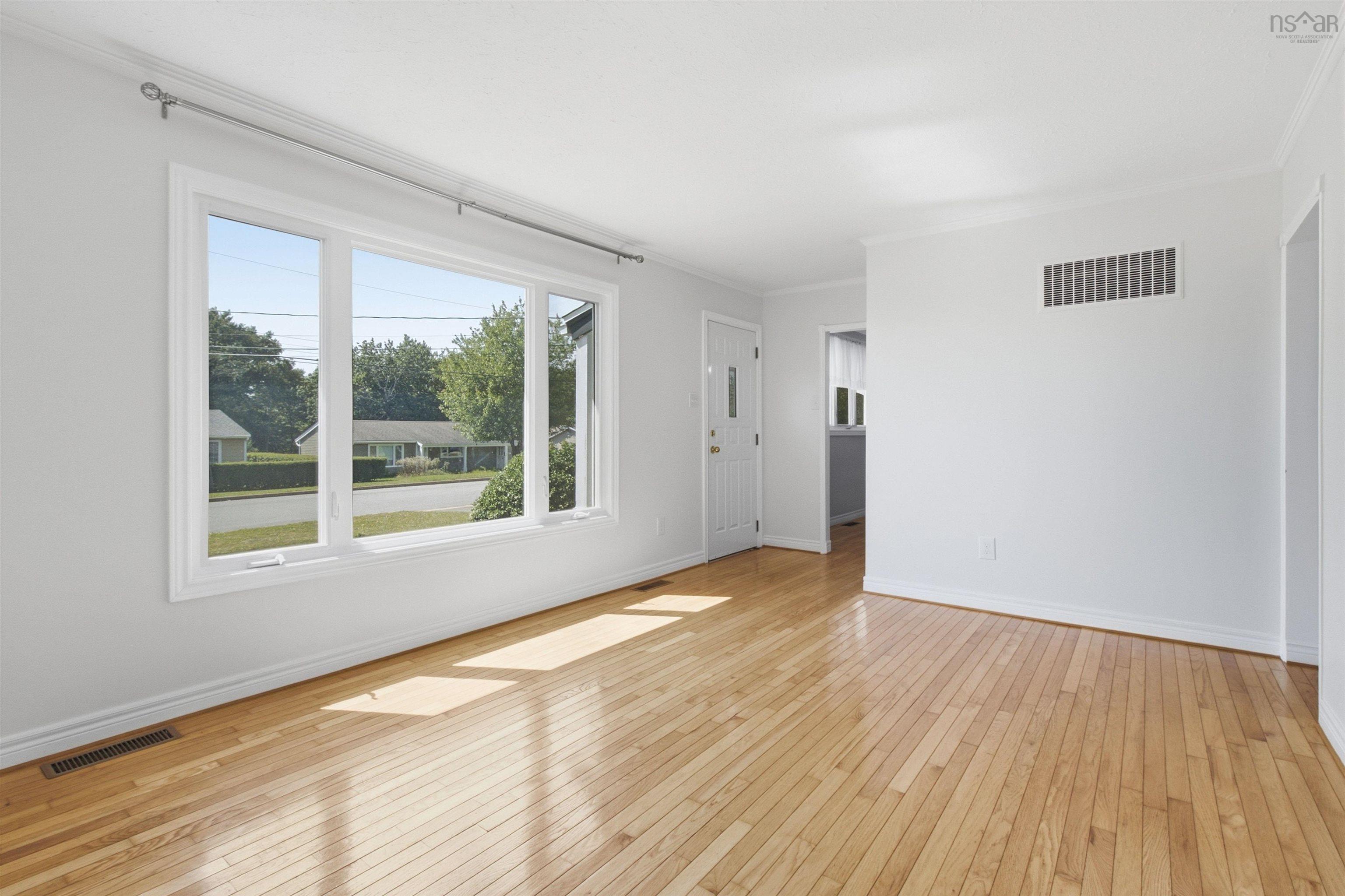 33 Inverary, Dartmouth, NS, 3 Bedrooms Bedrooms, ,1 BathroomBathrooms,Residential,For Sale,Inverary,202621371