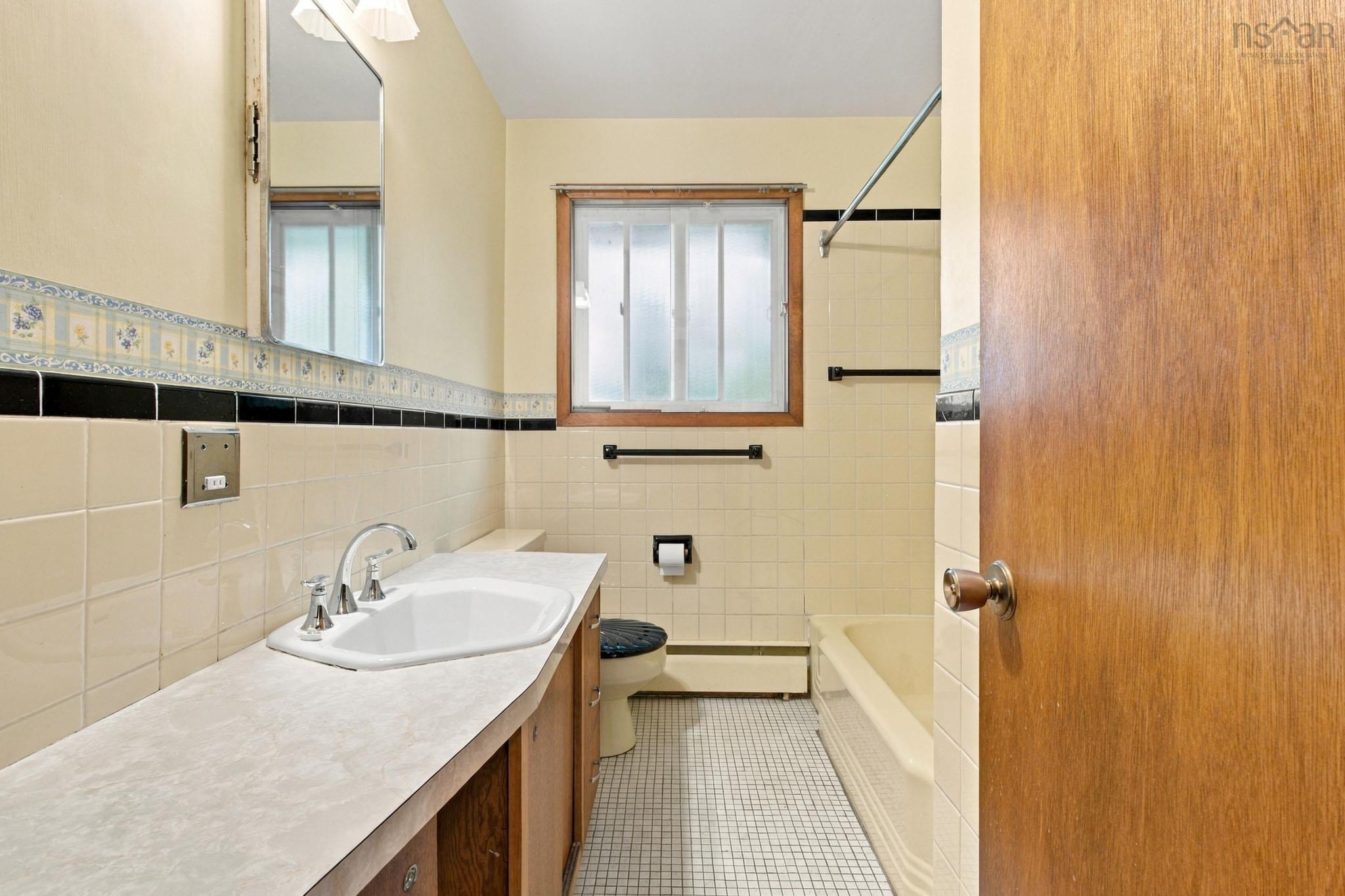 49 Tremont, Rockingham, NS, 3 Bedrooms Bedrooms, ,2 BathroomsBathrooms,Residential,For Sale,Tremont,202624887