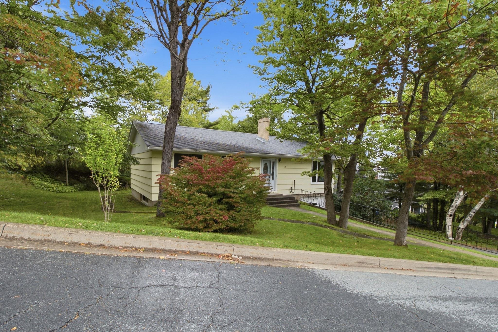 49 Tremont, Rockingham, NS, 3 Bedrooms Bedrooms, ,2 BathroomsBathrooms,Residential,For Sale,Tremont,202624887