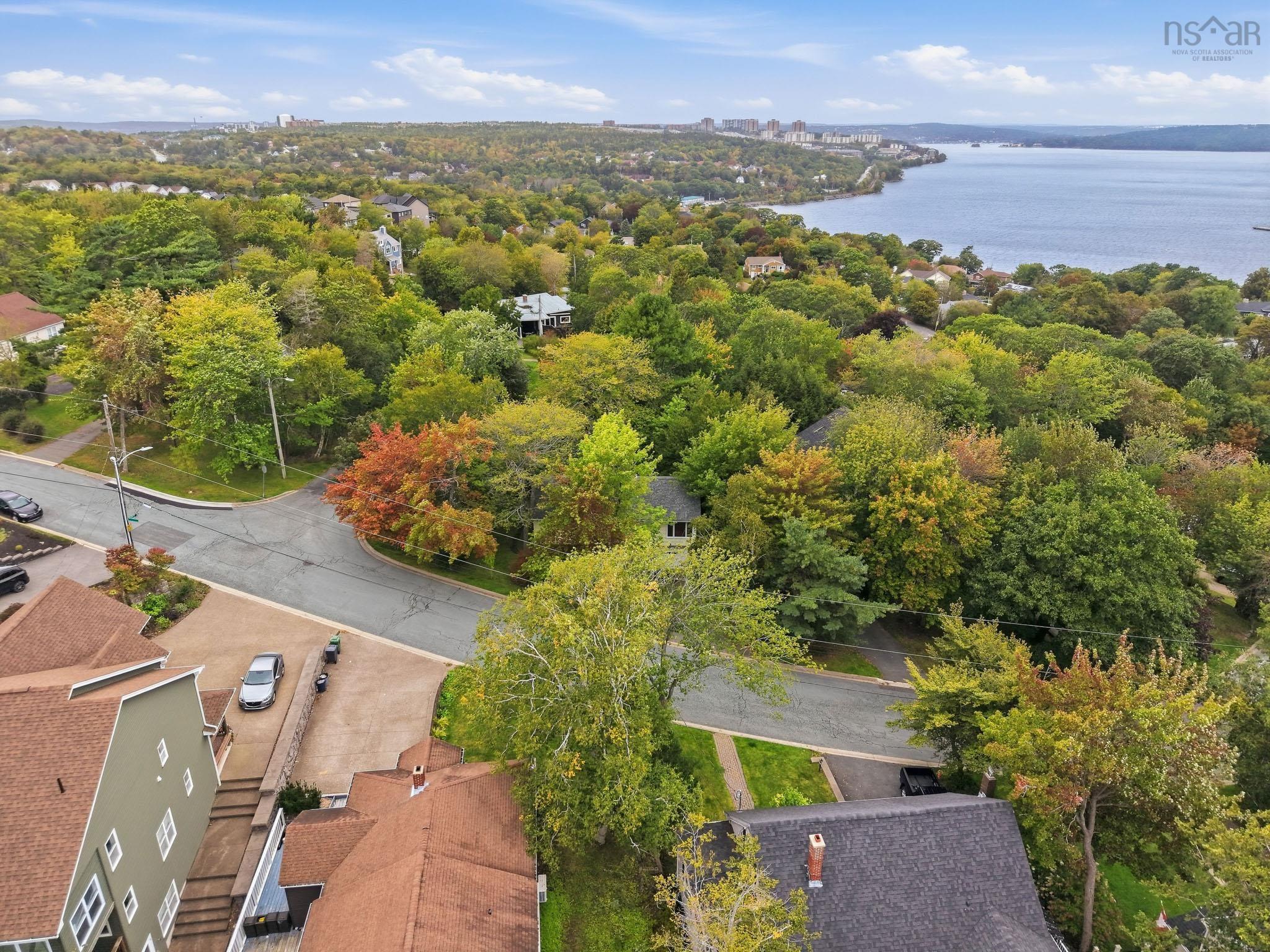 49 Tremont, Rockingham, NS, 3 Bedrooms Bedrooms, ,2 BathroomsBathrooms,Residential,For Sale,Tremont,202624887