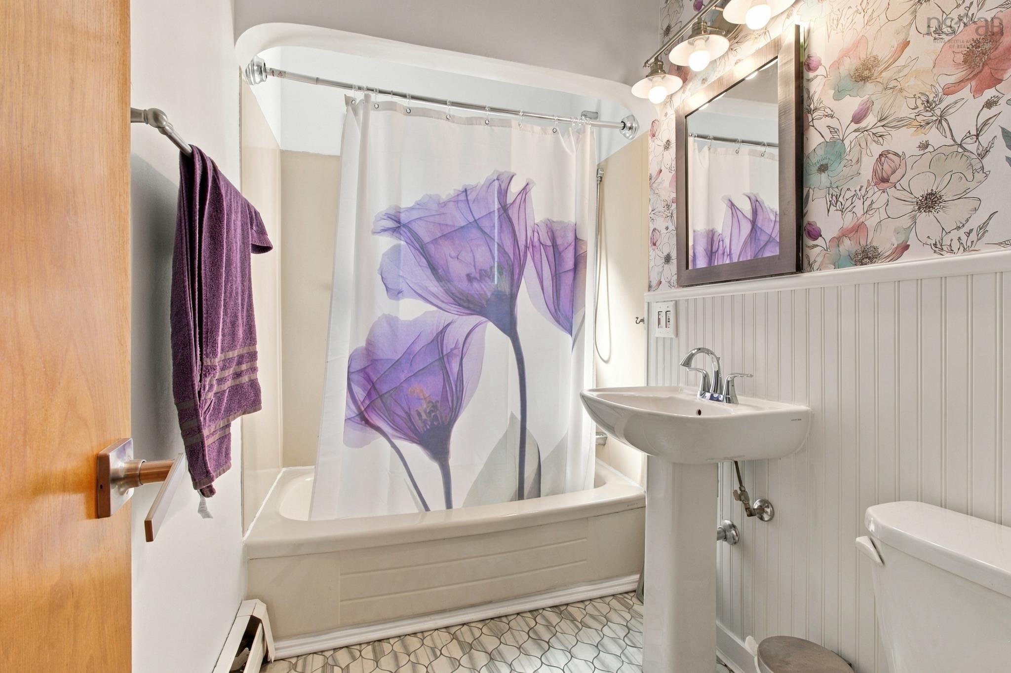 8 Edward Laurie, Halifax, NS, 5 Bedrooms Bedrooms, ,2 BathroomsBathrooms,Residential,For Sale,Edward Laurie,202625413