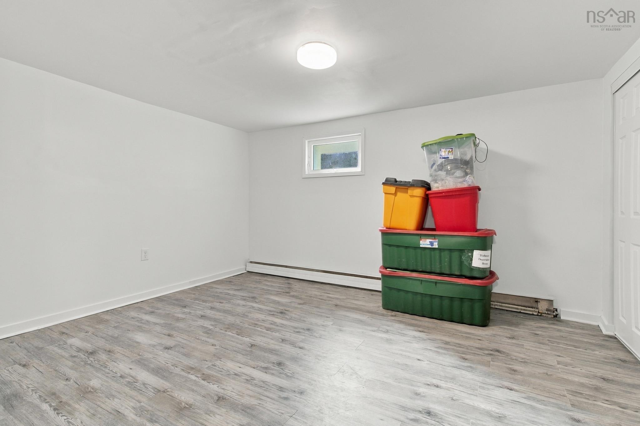 8 Edward Laurie, Halifax, NS, 5 Bedrooms Bedrooms, ,2 BathroomsBathrooms,Residential,For Sale,Edward Laurie,202625413
