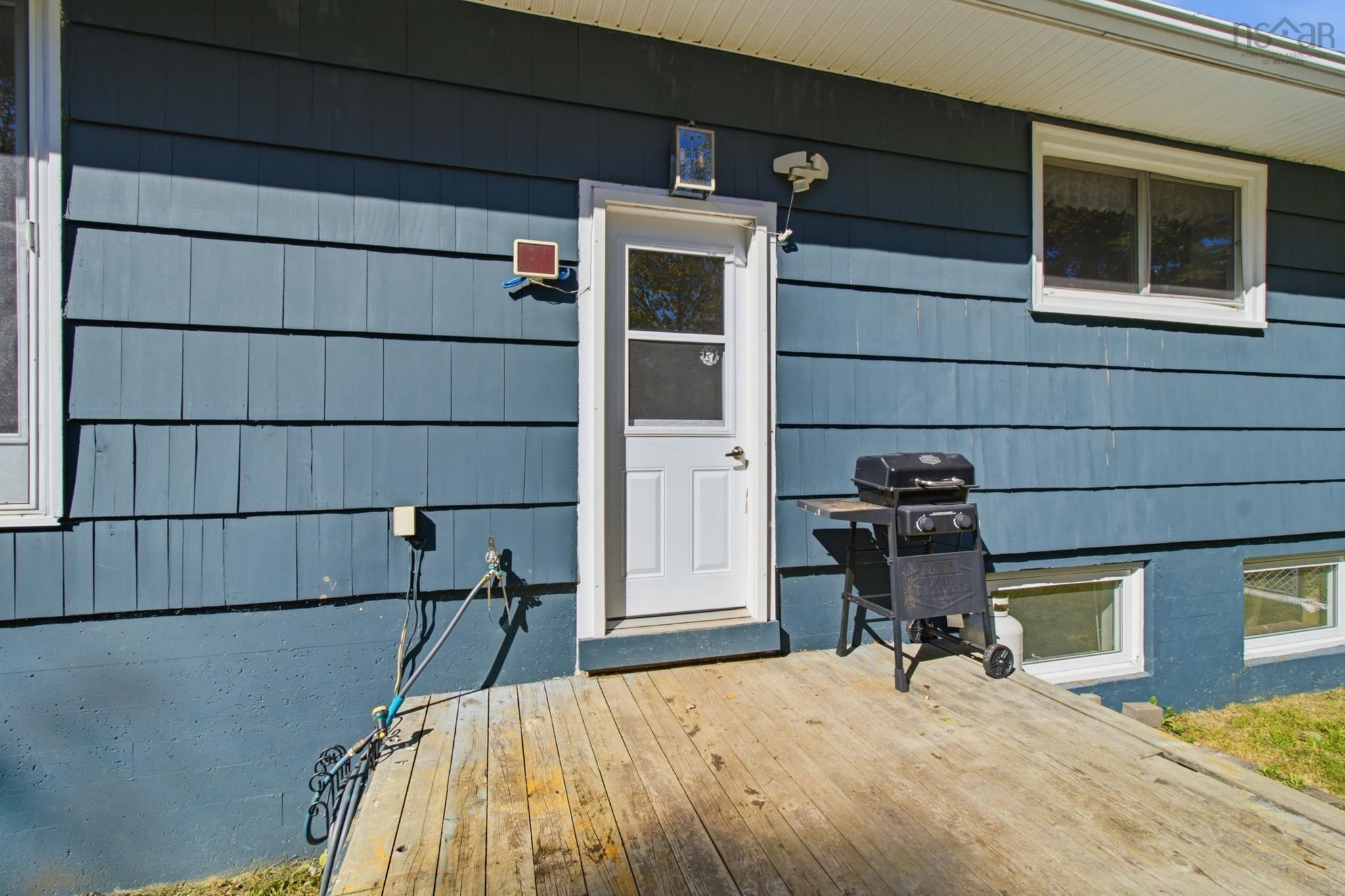 8 Edward Laurie, Halifax, NS, 5 Bedrooms Bedrooms, ,2 BathroomsBathrooms,Residential,For Sale,Edward Laurie,202625413