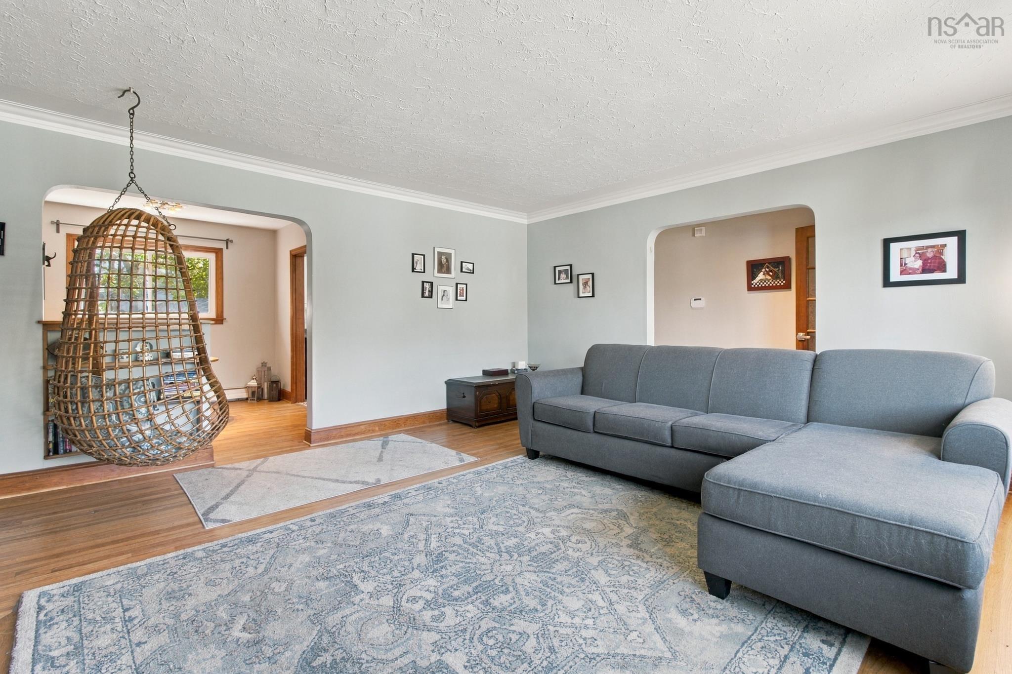 8 Edward Laurie, Halifax, NS, 5 Bedrooms Bedrooms, ,2 BathroomsBathrooms,Residential,For Sale,Edward Laurie,202625413